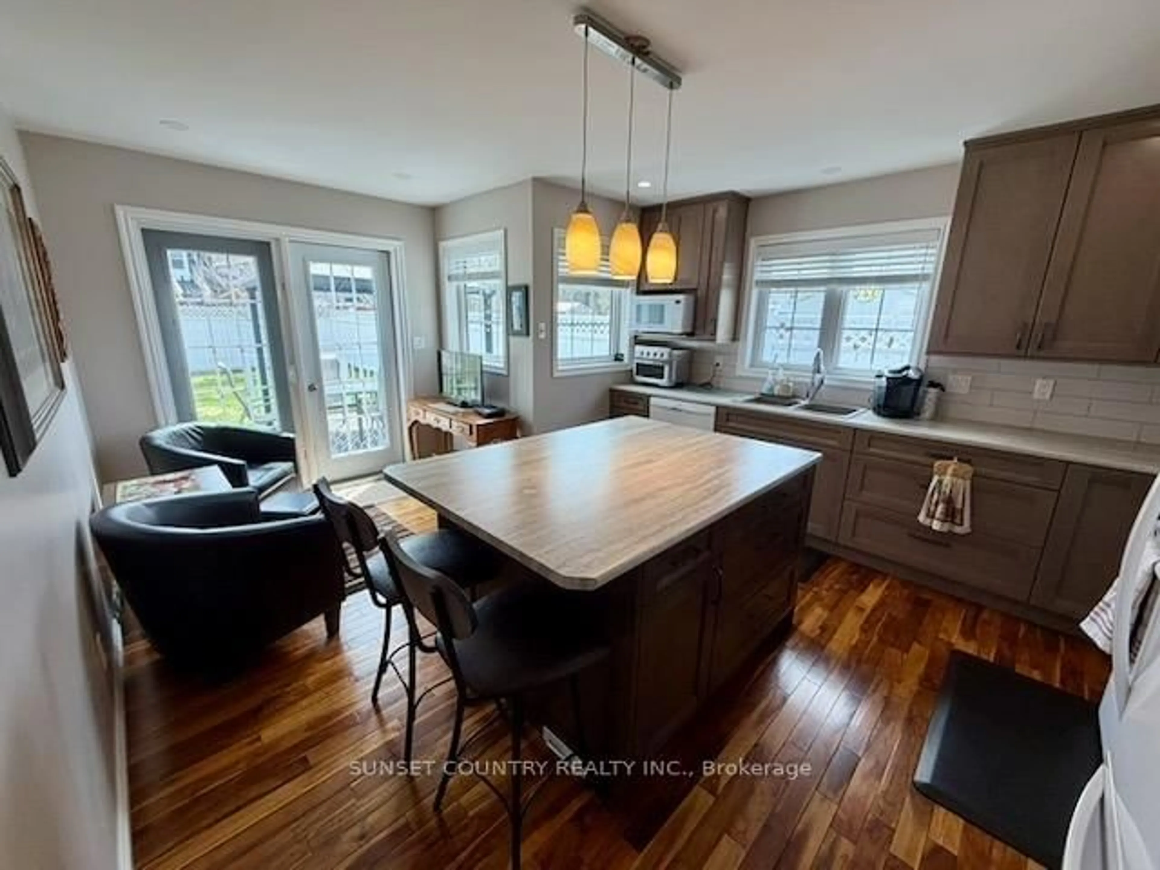 Unknown for 24 Clearwater Cres, Dryden Ontario P8N 3H9
