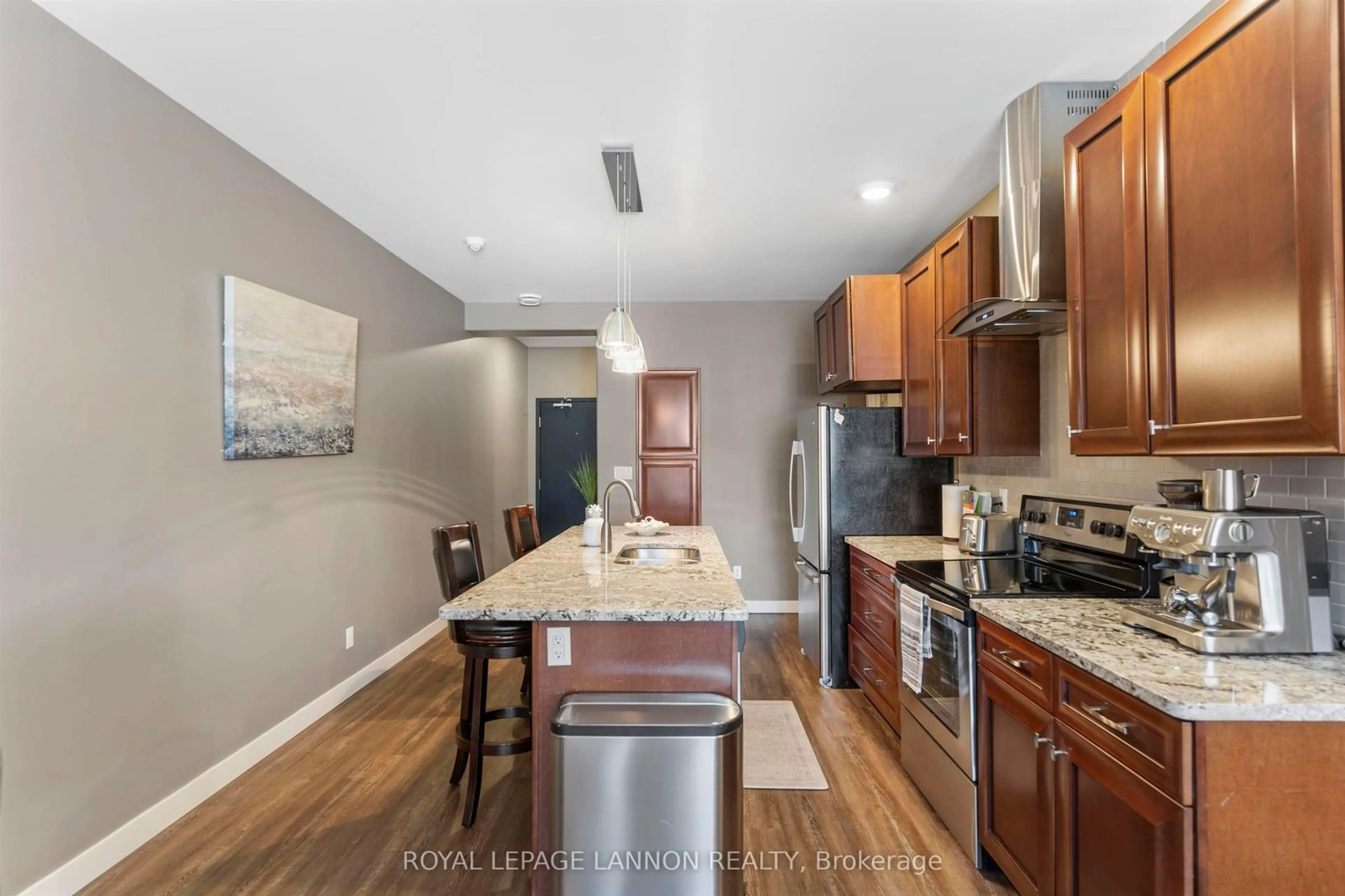 Open concept kitchen, unknown for 96 High St #1325, Thunder Bay Ontario P7A 5R3