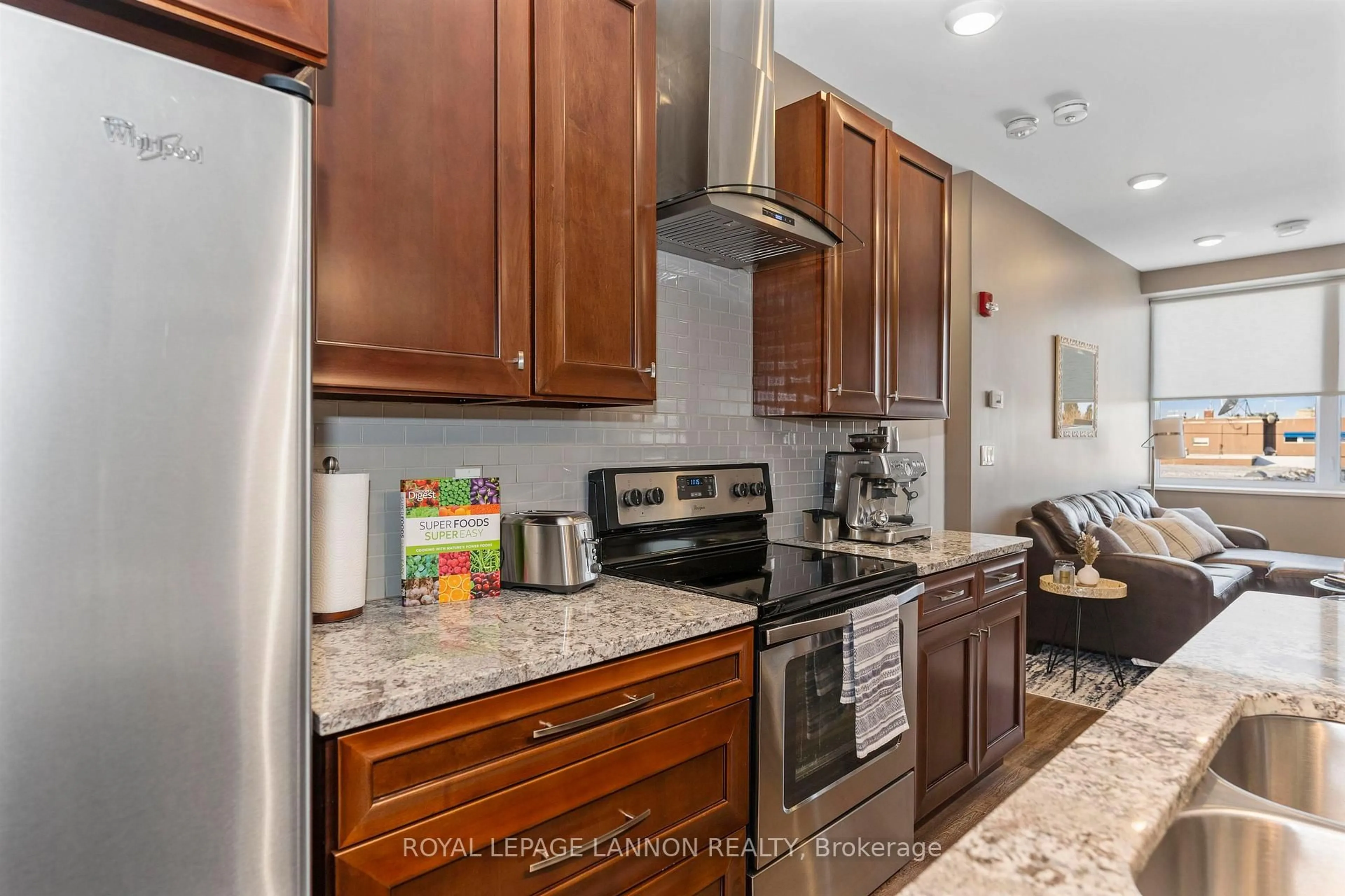 Open concept kitchen, unknown for 96 High St #1325, Thunder Bay Ontario P7A 5R3