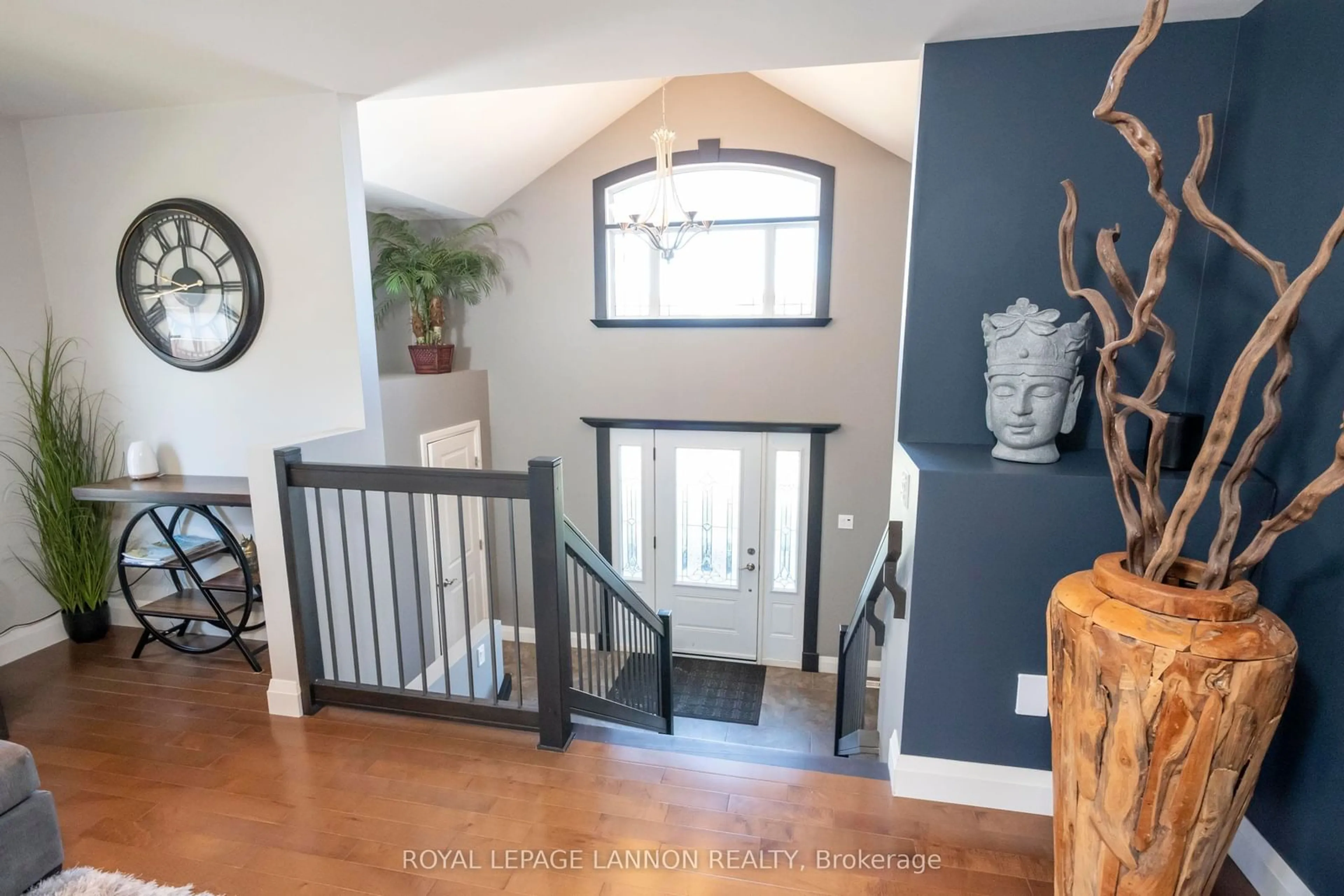 Indoor entryway for 218 Sunflower St, Thunder Bay Ontario P7G 0W3