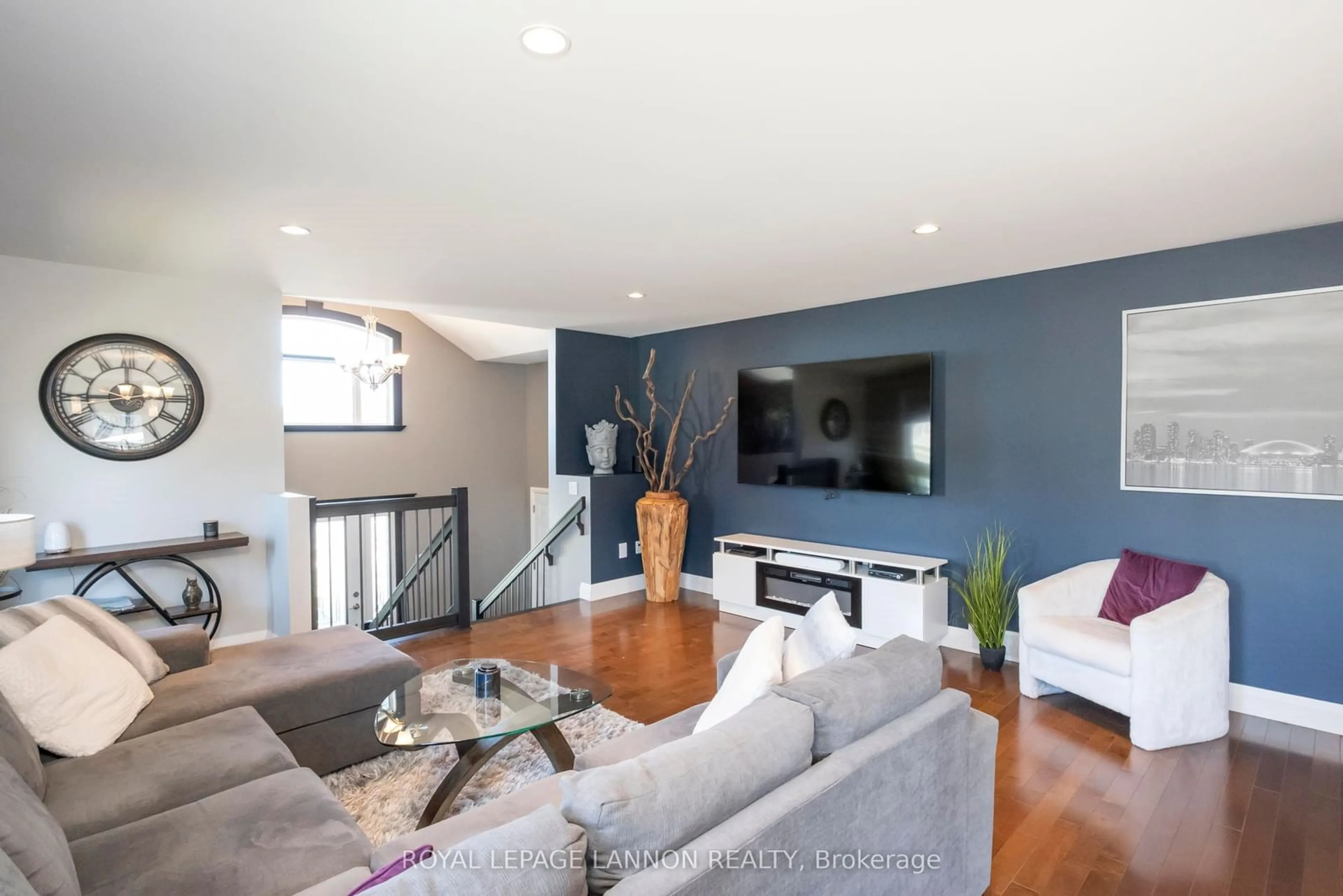 Living room with furniture, unknown for 218 Sunflower St, Thunder Bay Ontario P7G 0W3