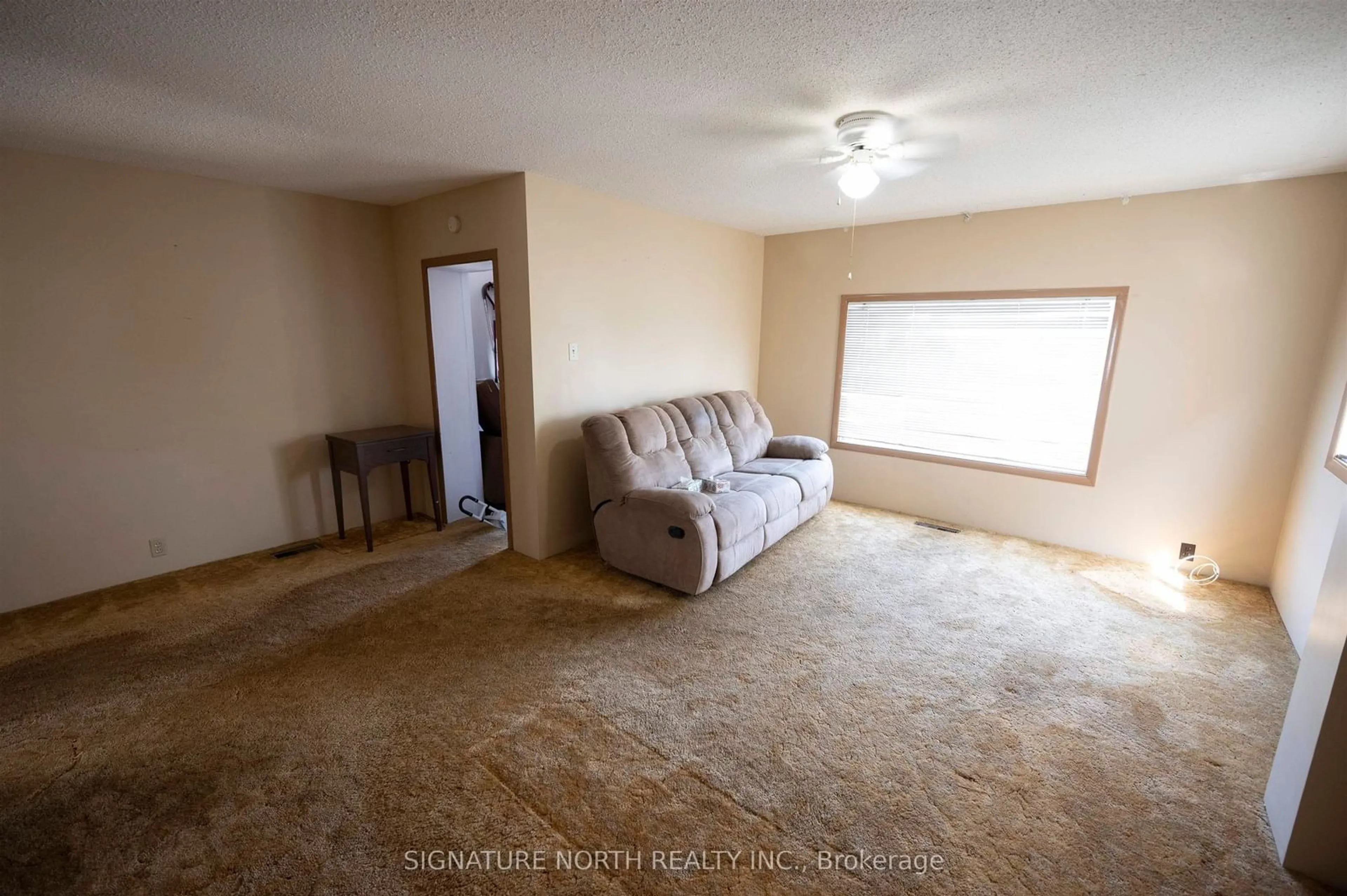 Living room with furniture, unknown for 519 Prince Arthur Boulevard, Thunder Bay Ontario P7C 3M5