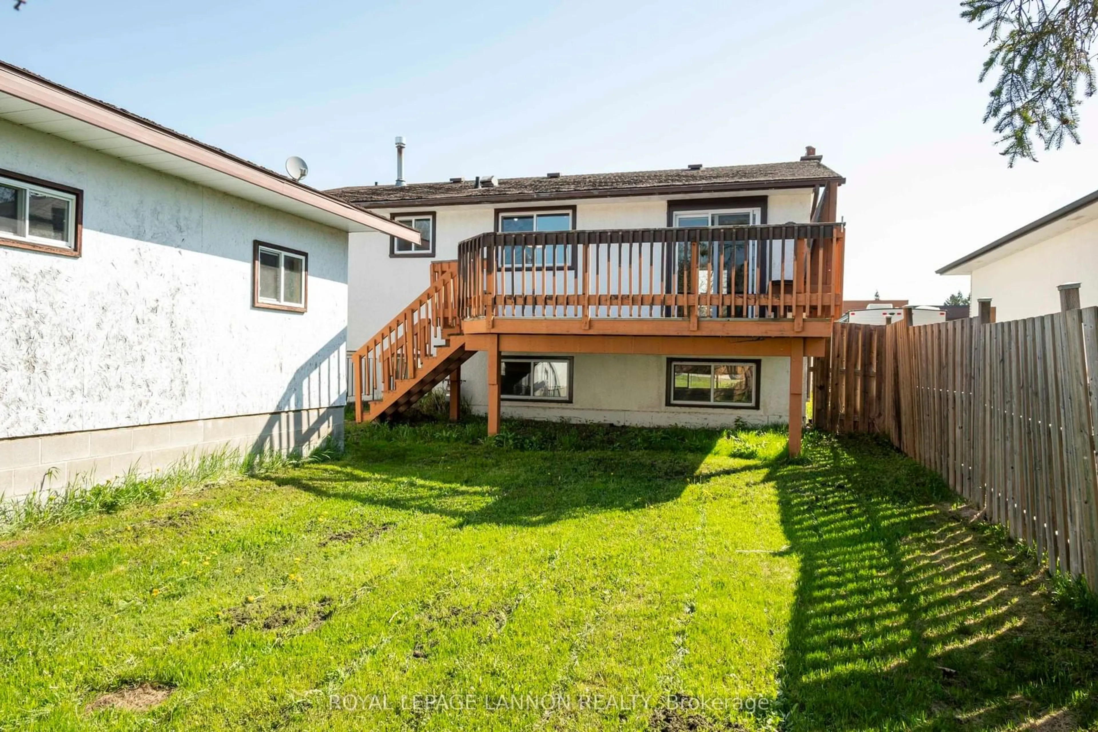 Patio, unknown for 423 Brittany Drive, Thunder Bay Ontario P7B 5P3
