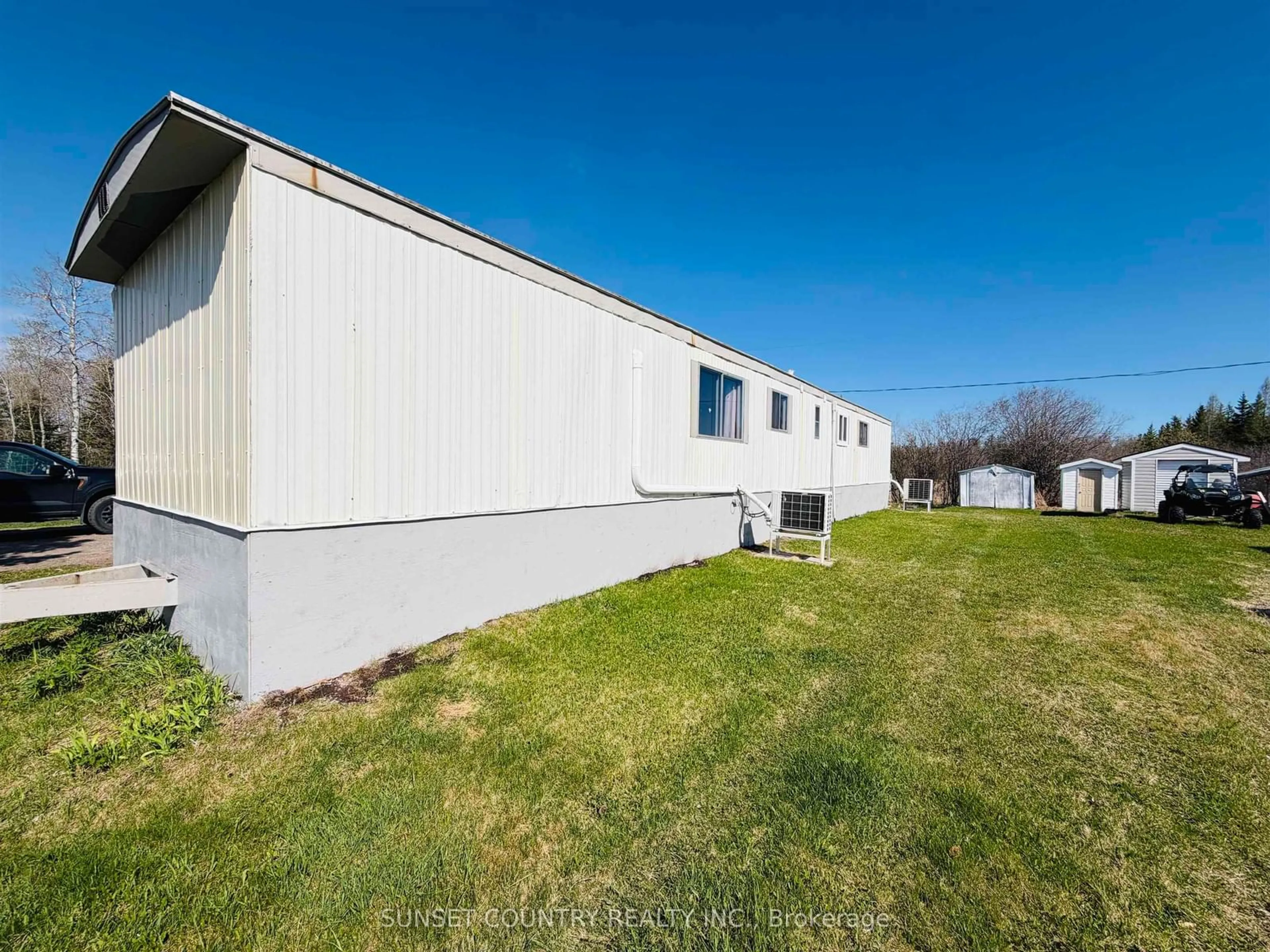 A pic from outside/outdoor area/front of a property/back of a property/a pic from drone, building for 27 Minnitaki Rd #2, Machin Ontario P0V 2E0