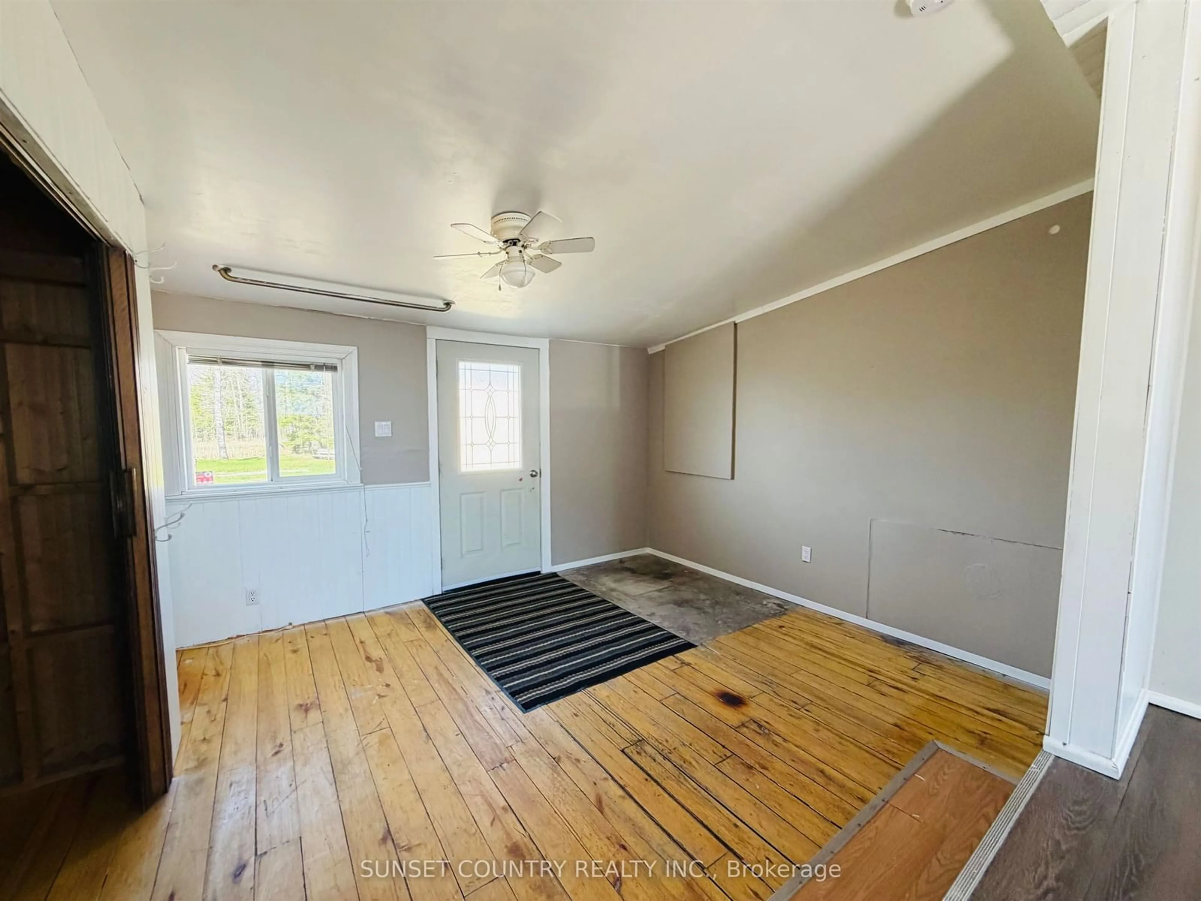 A pic of a room for 27 Minnitaki Rd #2, Machin Ontario P0V 2E0