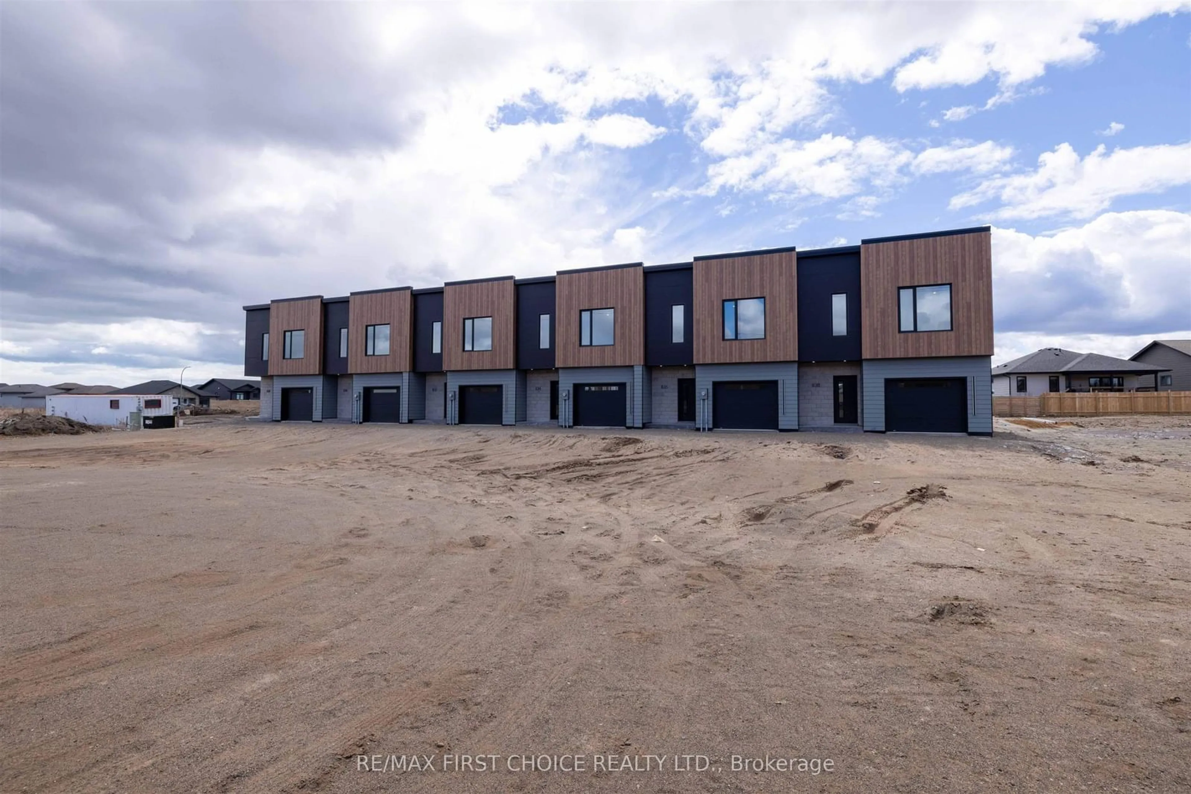 Unknown for 834 Weiler Blvd, Thunder Bay Ontario P7C 0A7
