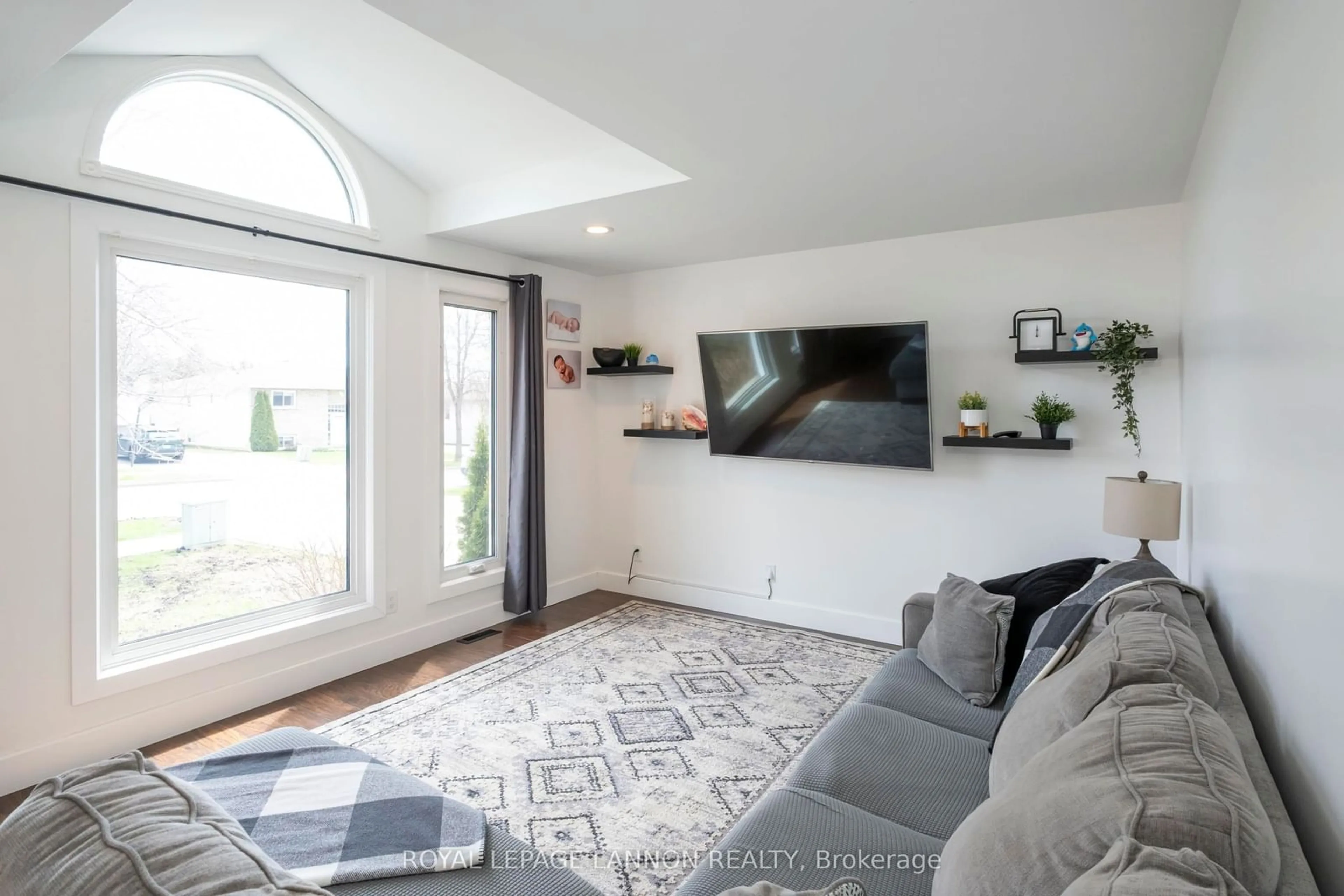 Living room with furniture, unknown for 148 Nottingham Cres, Thunder Bay Ontario P7G 1B5