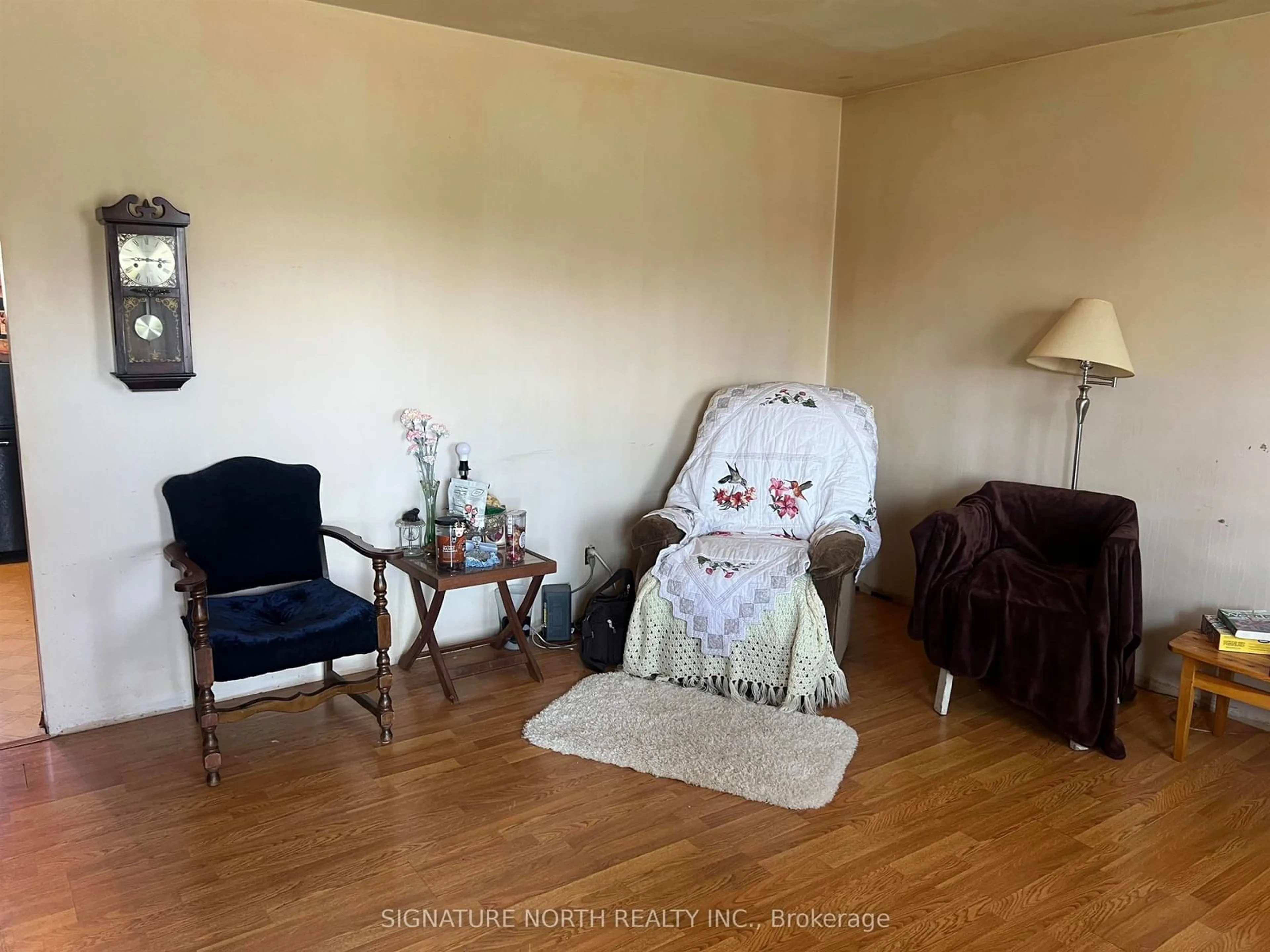 A pic of a room for 447 Pineview Bywy, Thunder Bay Ontario P7C 1Y6