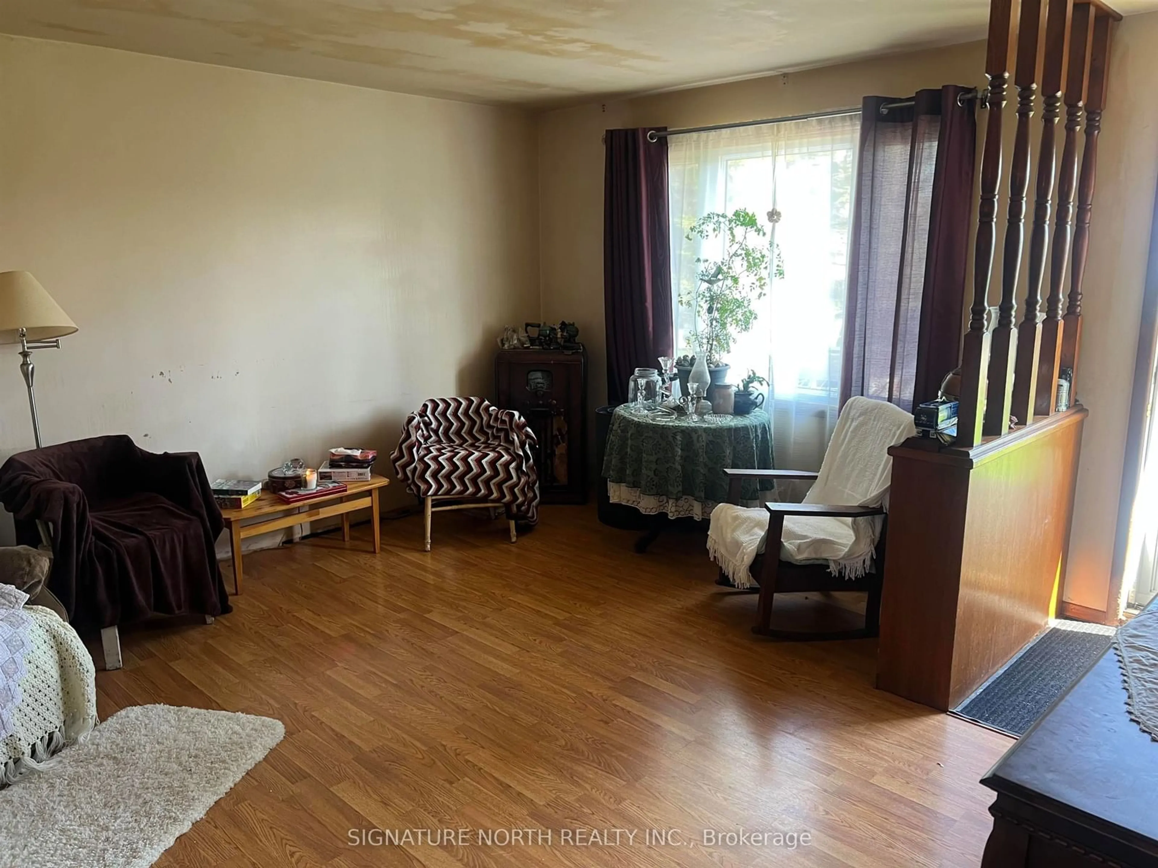 A pic of a room for 447 Pineview Bywy, Thunder Bay Ontario P7C 1Y6