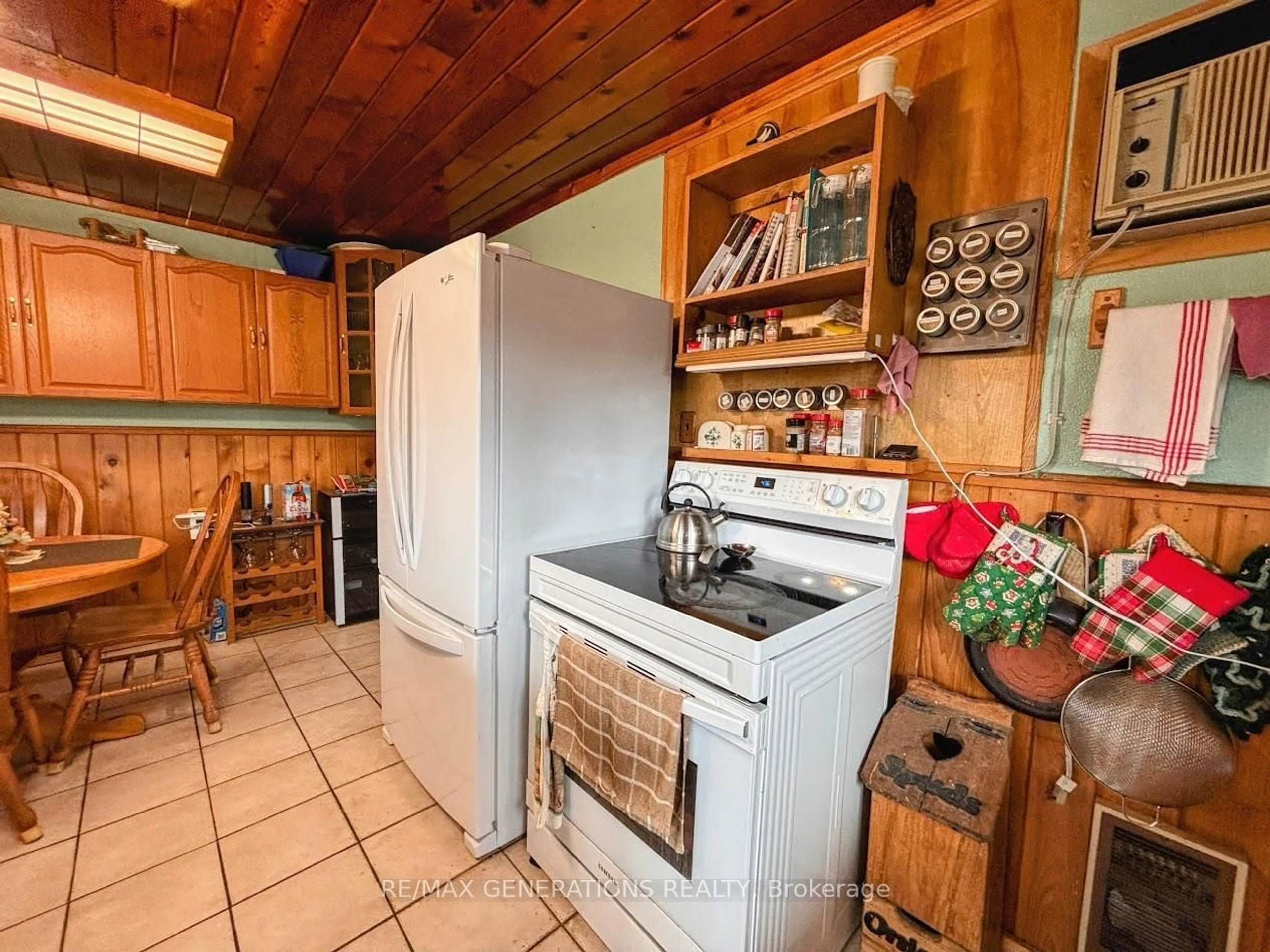 Standard kitchen, unknown for 2 King St, Marathon Ontario P0T 2E0