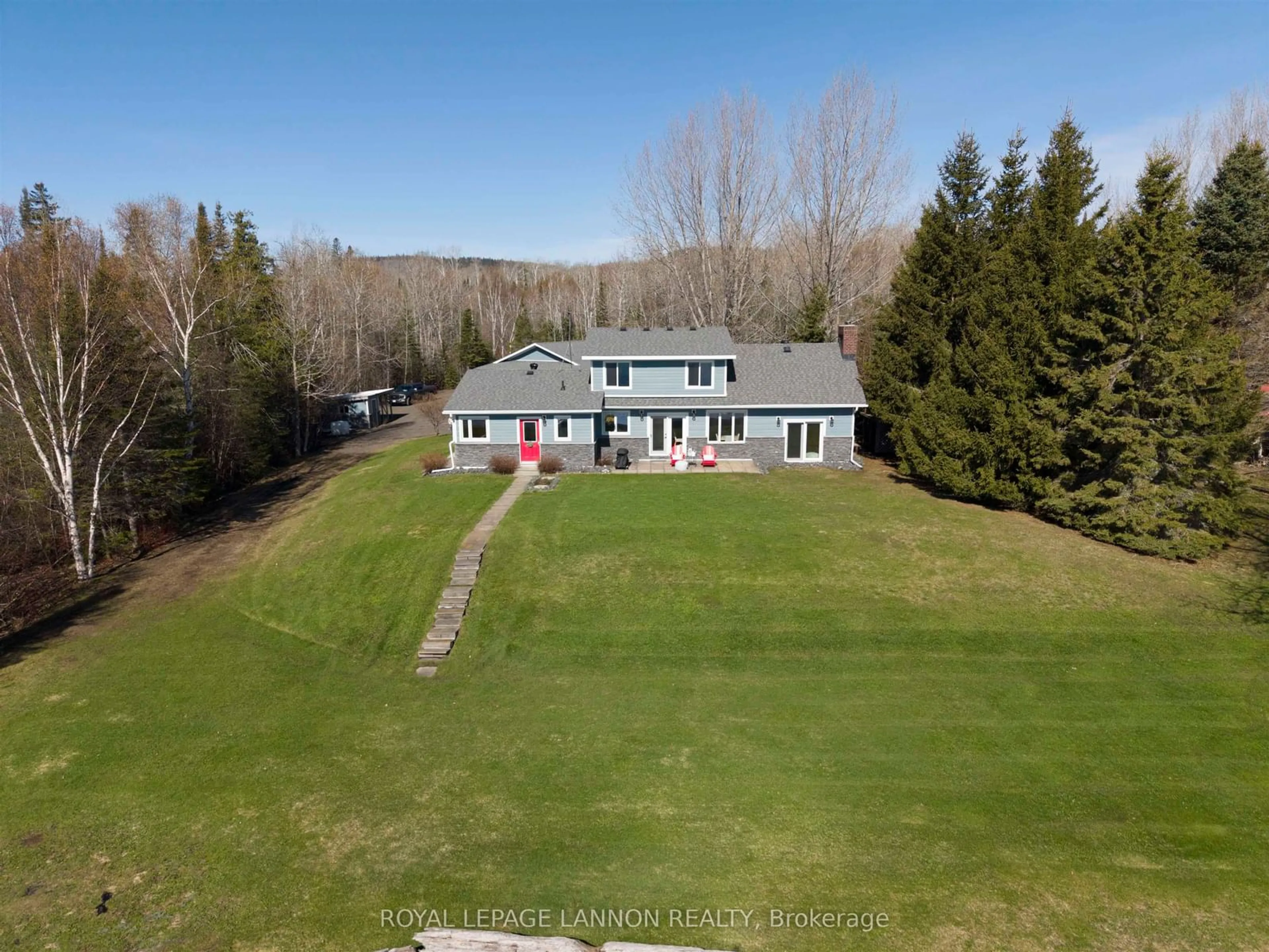 A pic from outside/outdoor area/front of a property/back of a property/a pic from drone, unknown for 26 Margaret St S, Neebing Ontario P7L 0C1