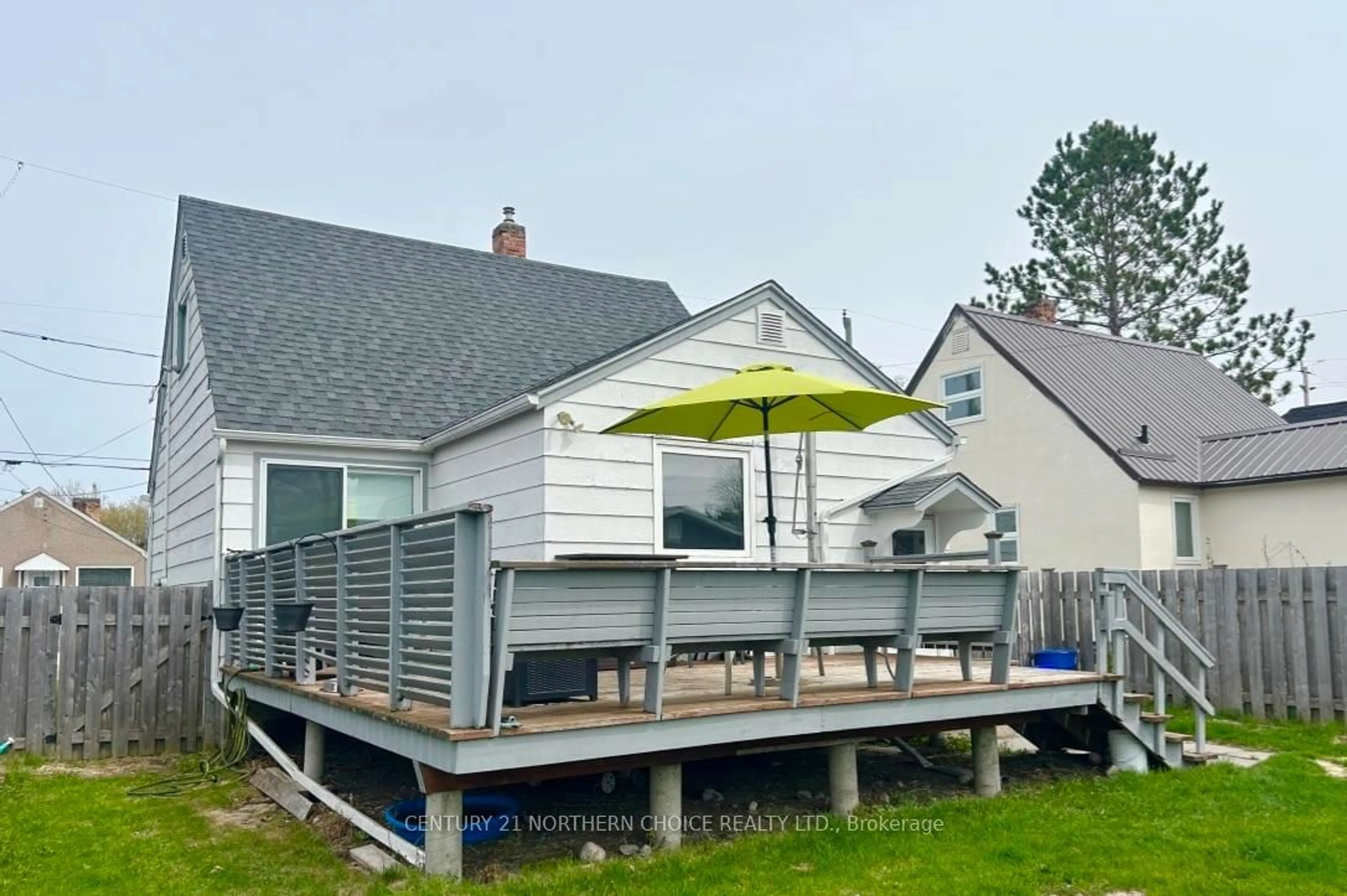 Patio, unknown for 909 Phair Avenue, Fort Frances Ontario P9A 2M6