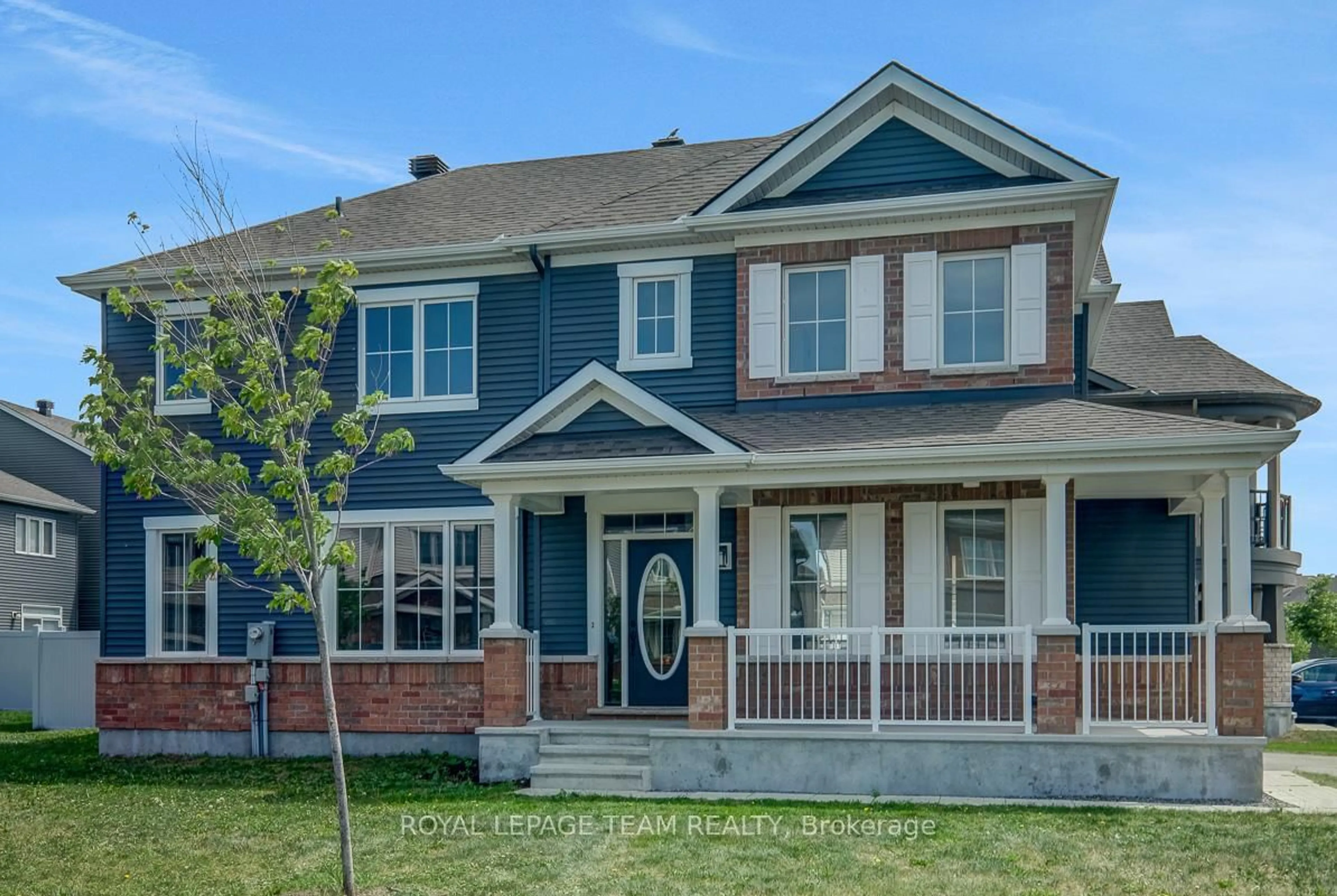 Home with vinyl exterior material, street for 133 Celestial Grve, Ottawa Ontario K2J 6S8