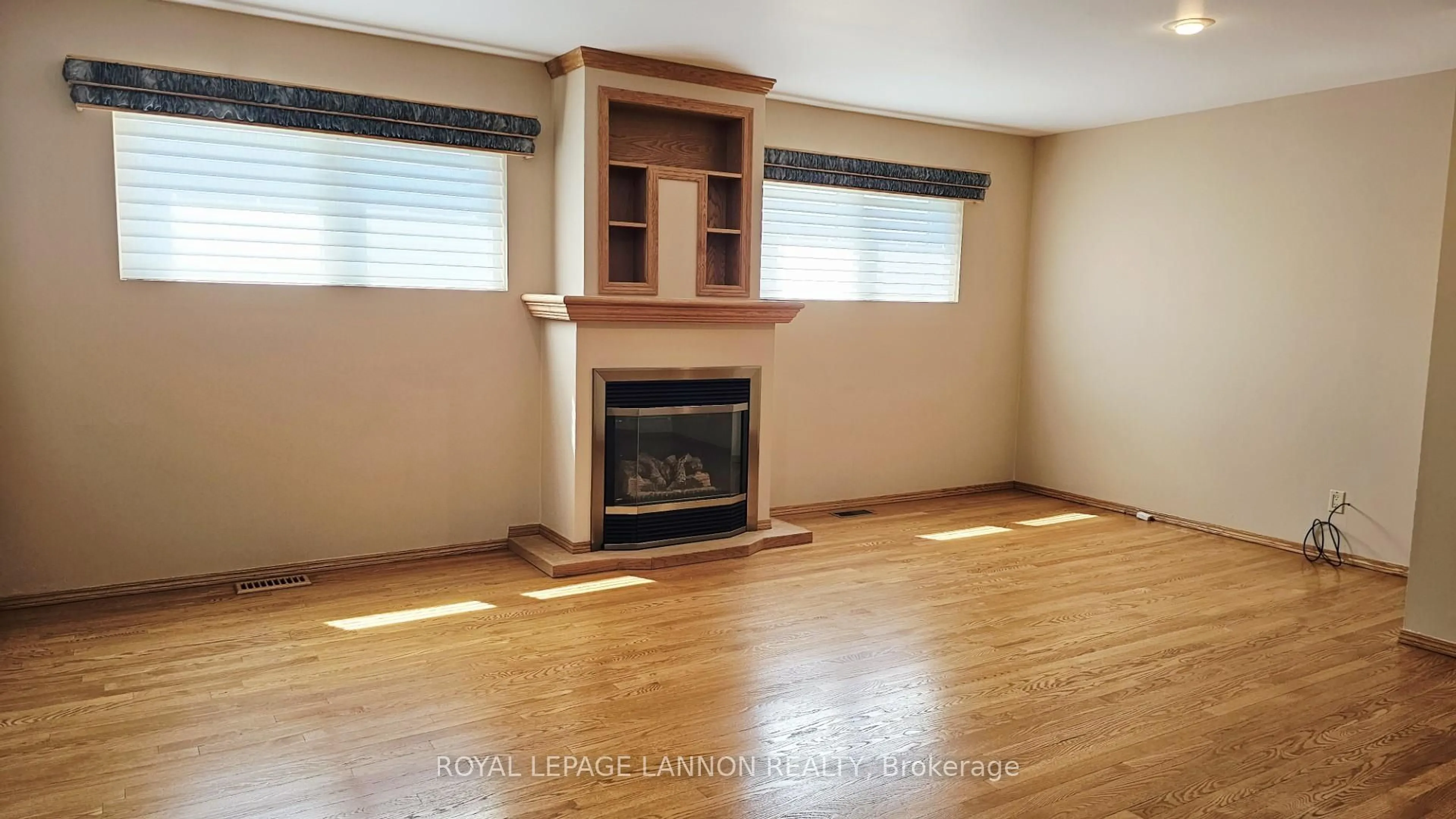 A pic of a room for 459 Frontenac Bywy, Thunder Bay Ontario P7C 1M5