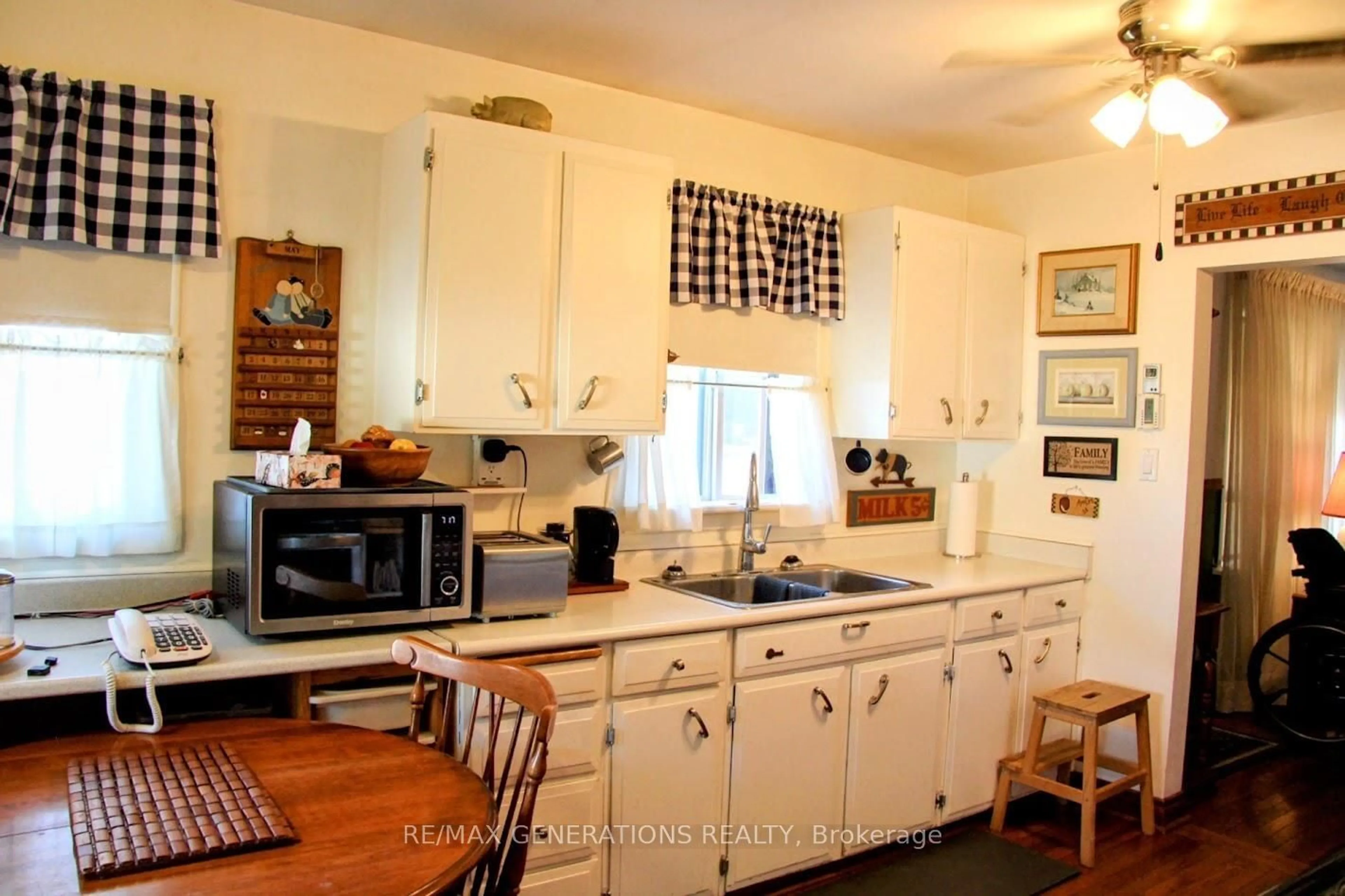Standard kitchen, unknown for 9 Swallow Dr, Manitouwadge Ontario P0T 2C0
