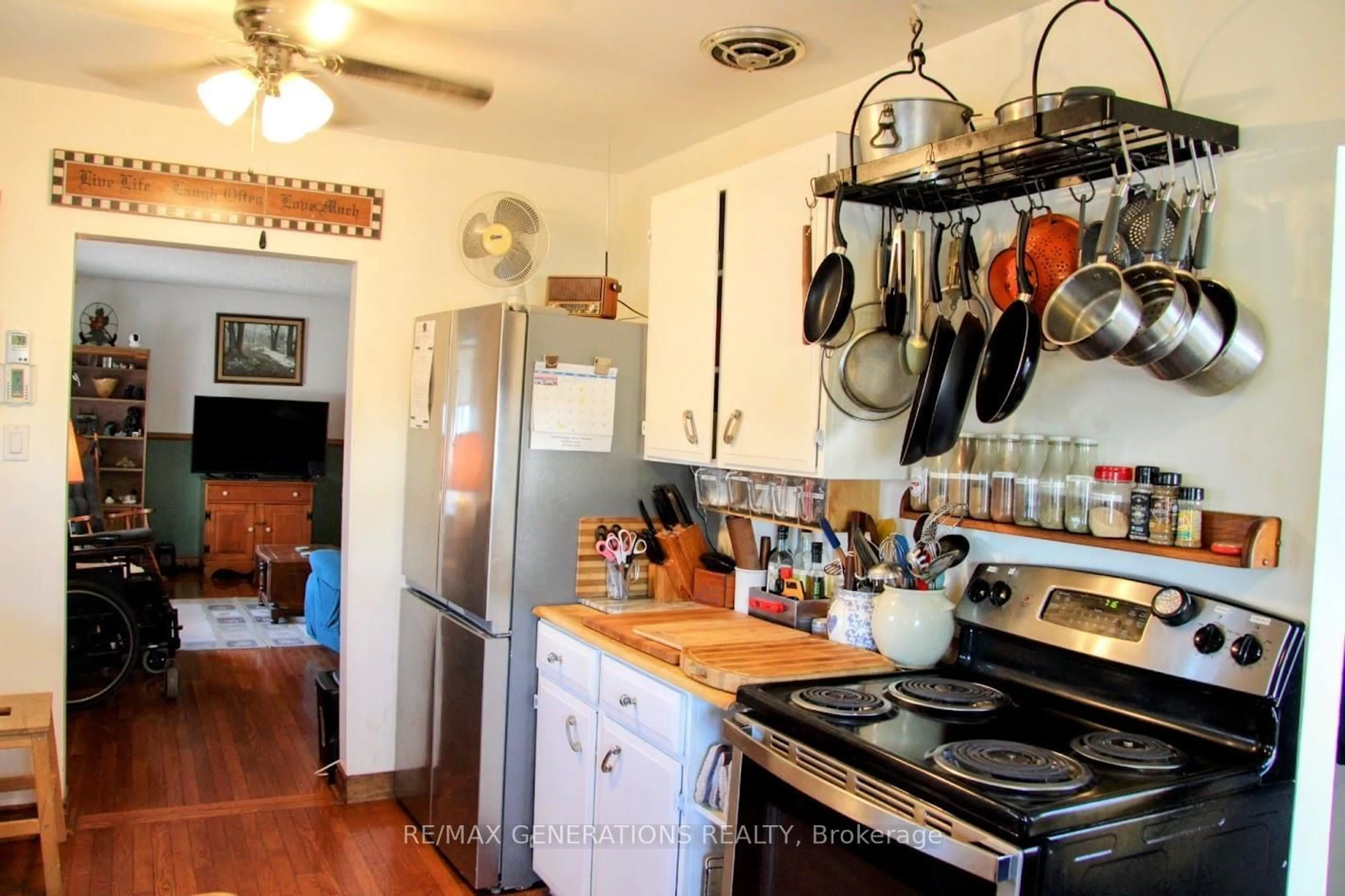 Standard kitchen, unknown for 9 Swallow Dr, Manitouwadge Ontario P0T 2C0