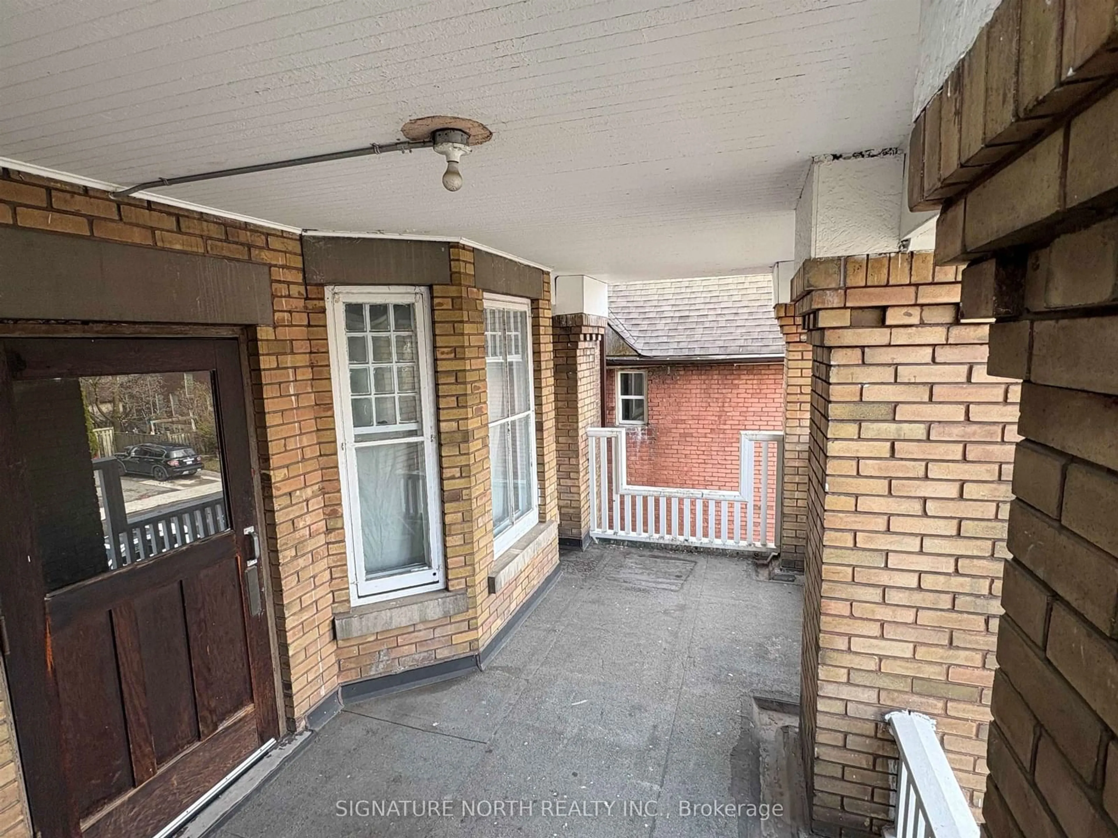A pic from outside/outdoor area/front of a property/back of a property/a pic from drone, street for 230 Brodie St, Thunder Bay Ontario P7C 3S5