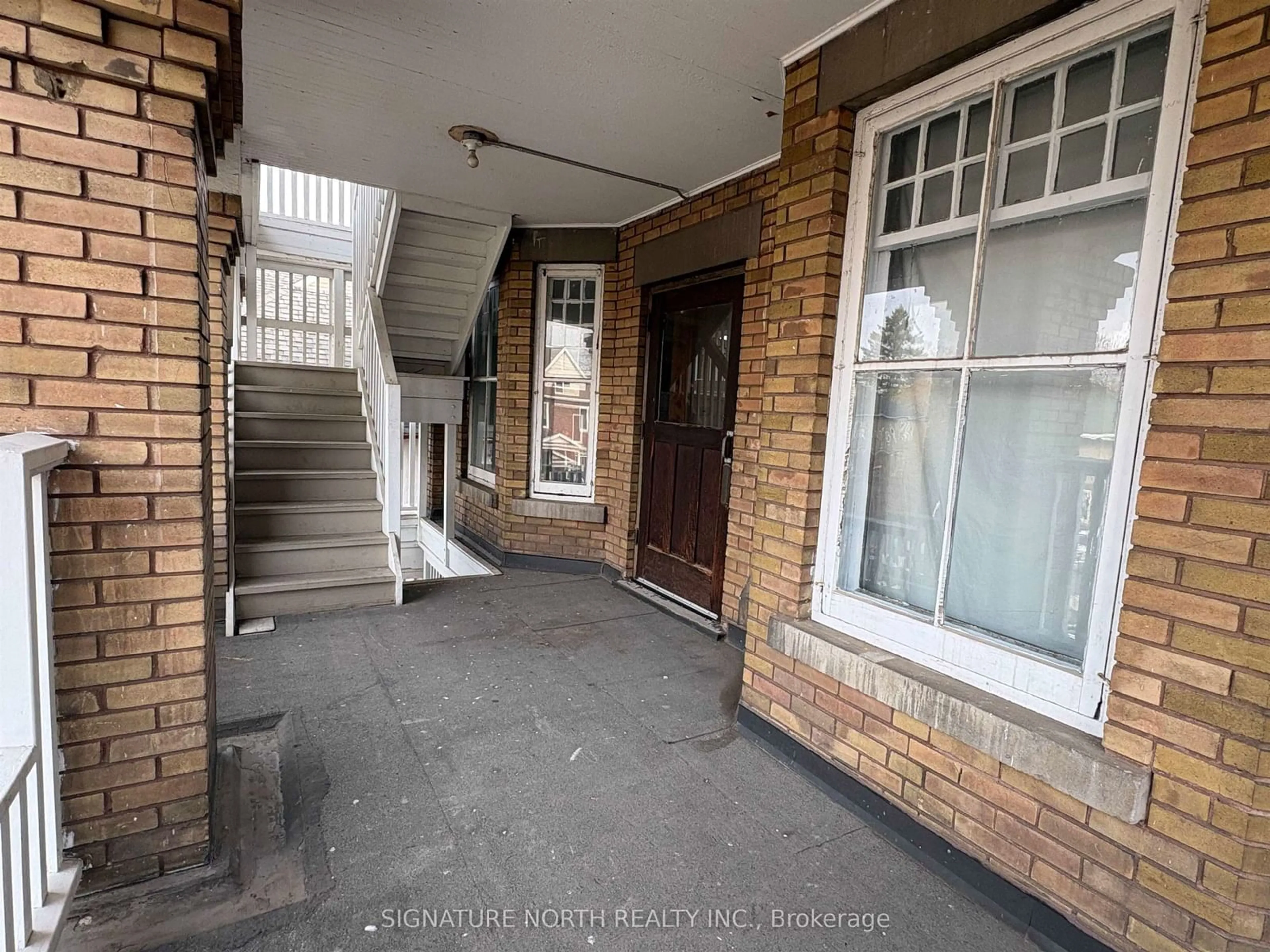 Unknown for 230 Brodie St, Thunder Bay Ontario P7C 3S5