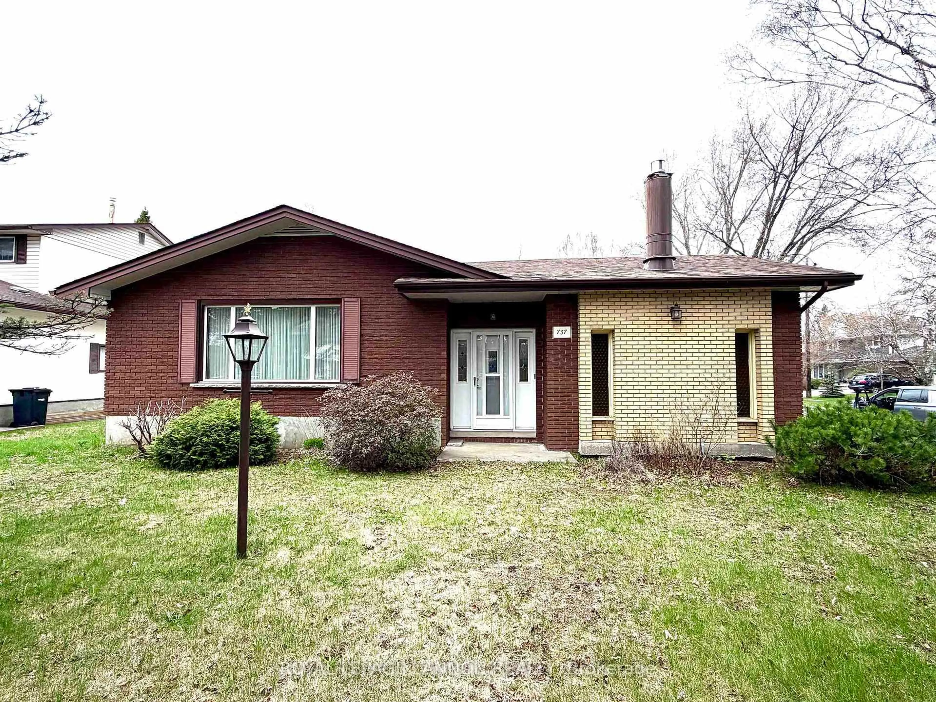 Home with brick exterior material, street for 737 Confederation Dr, Thunder Bay Ontario P7E 3N5