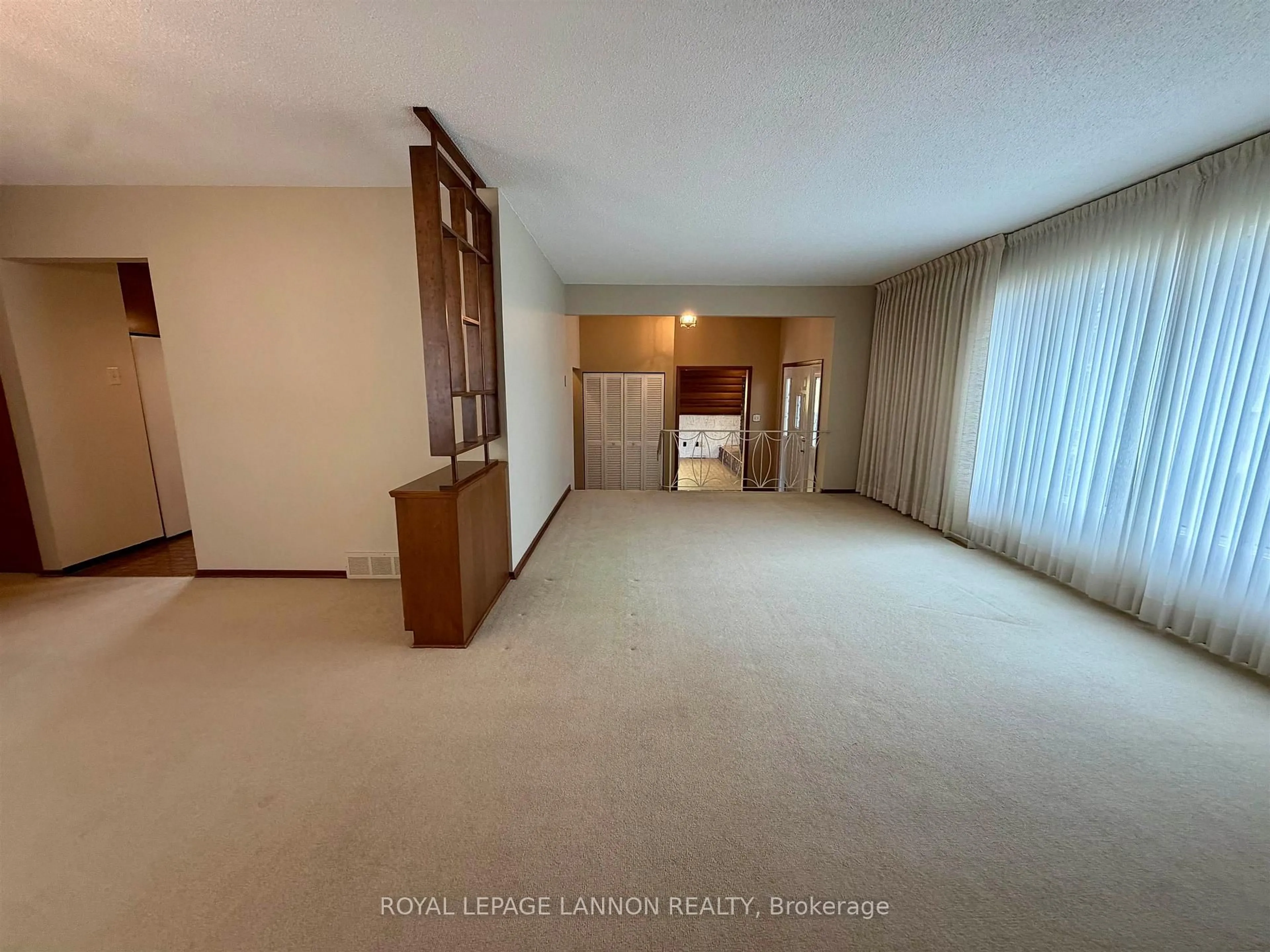 A pic of a room for 737 Confederation Dr, Thunder Bay Ontario P7E 3N5