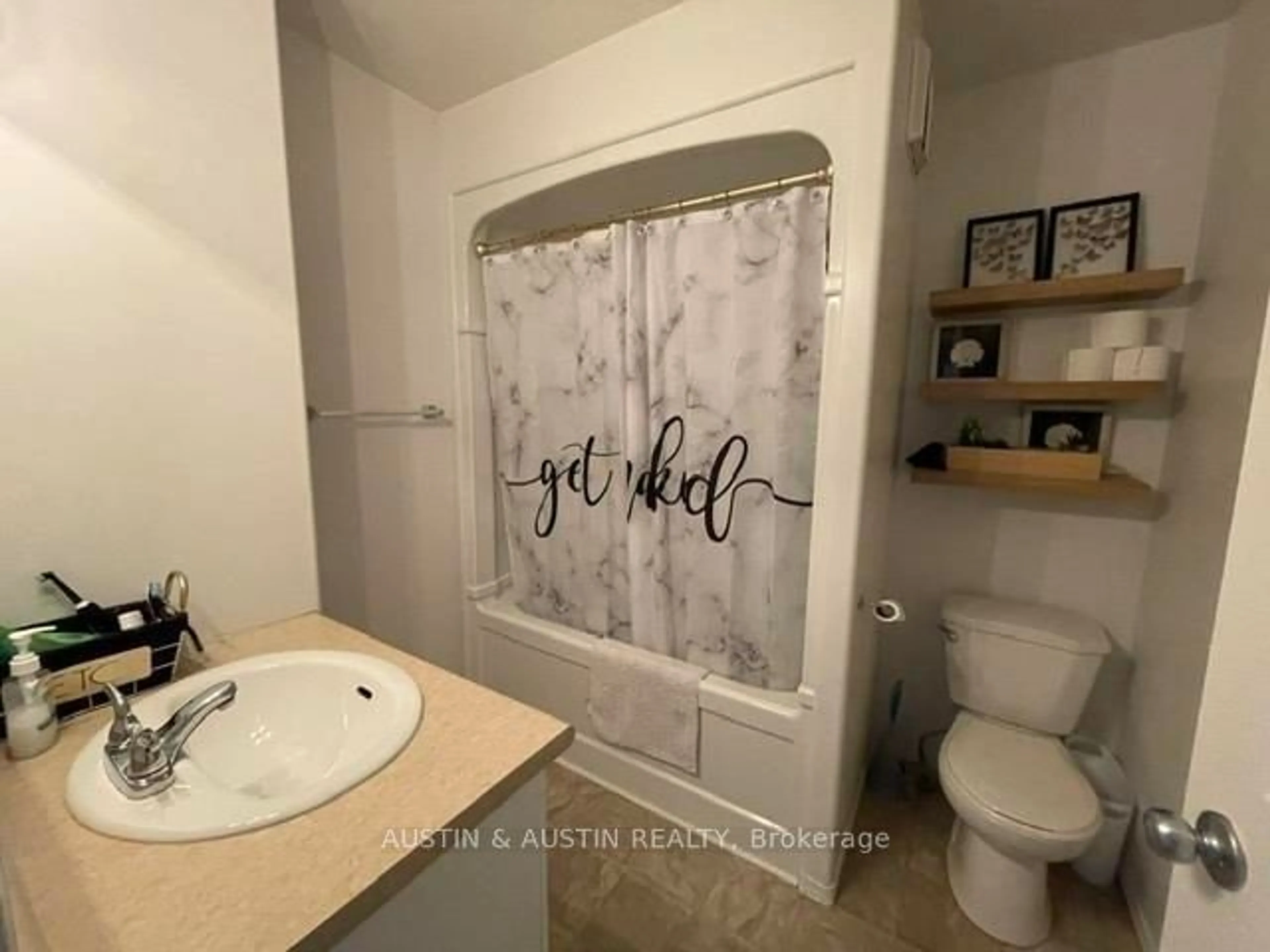 A pic of a room for 25 Casimir Ave, Dryden Ontario P8N 2G8