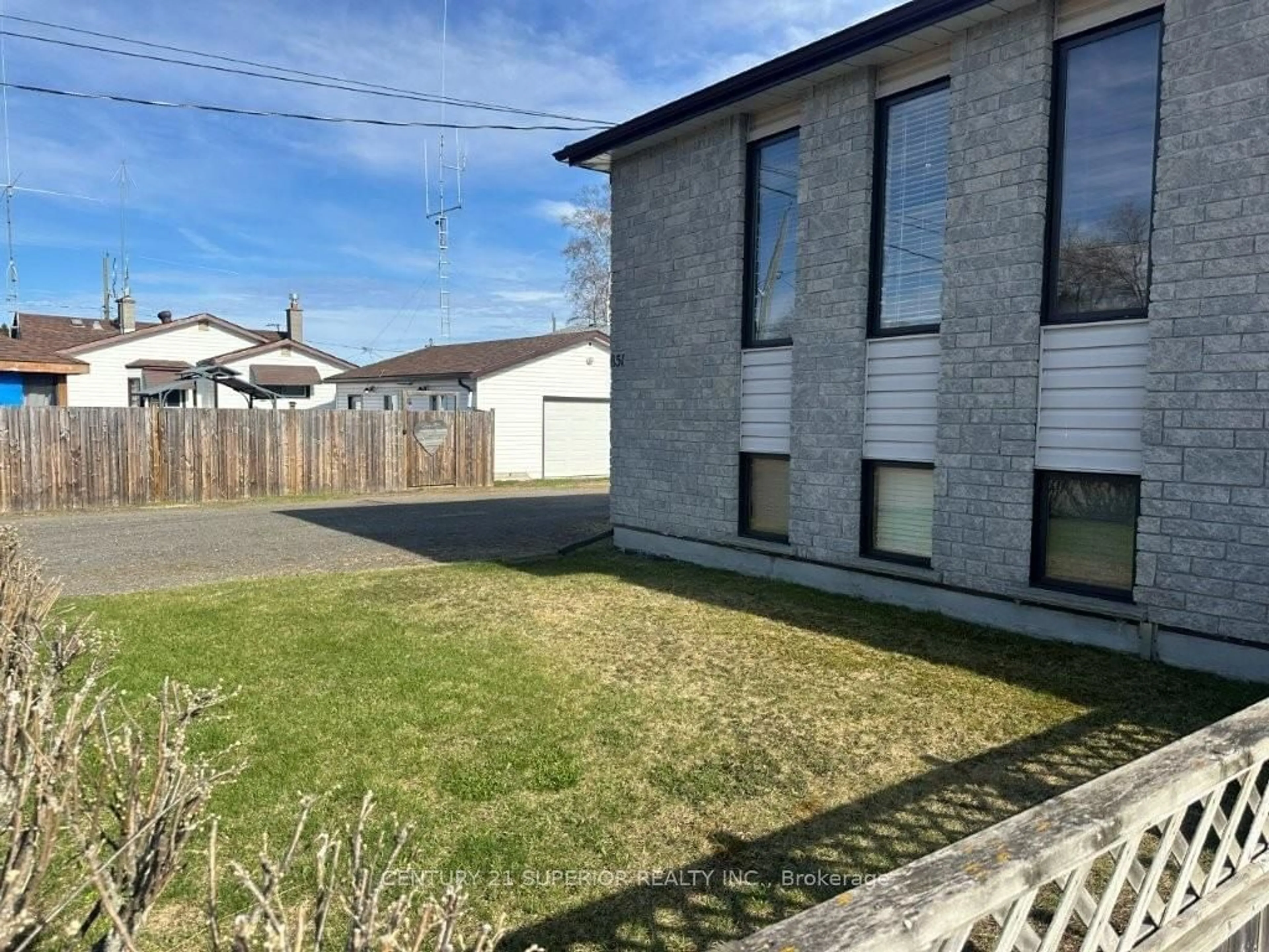 A pic from outside/outdoor area/front of a property/back of a property/a pic from drone, street for 851 & 853 Newport Ave, Thunder Bay Ontario P7A 6K1