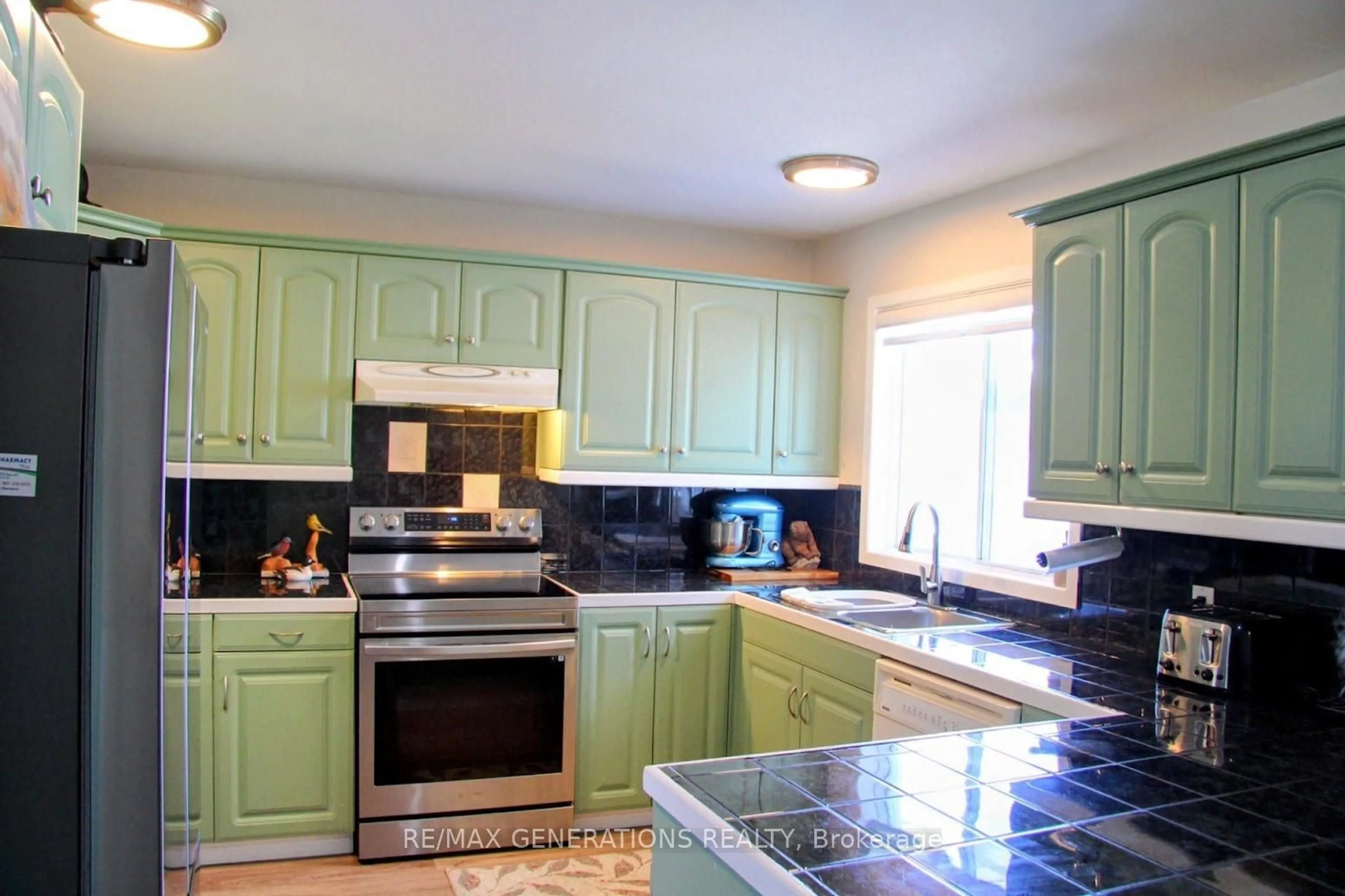 Standard kitchen, unknown for 34 Terrace Heights Dr, Terrace Bay Ontario P0T 2W0