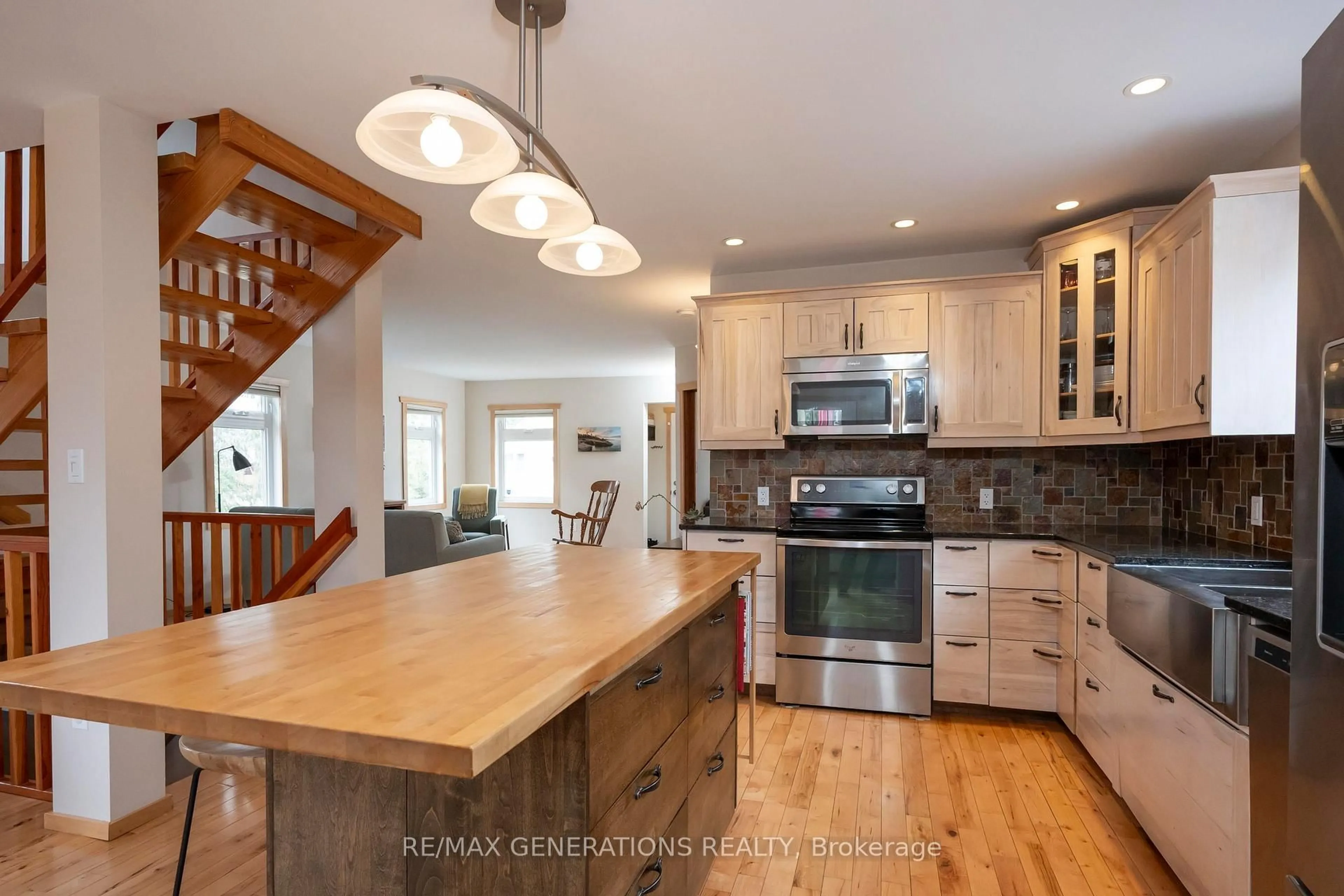 Open concept kitchen, unknown for 286 Van Horne St, Thunder Bay Ontario P7A 3E9