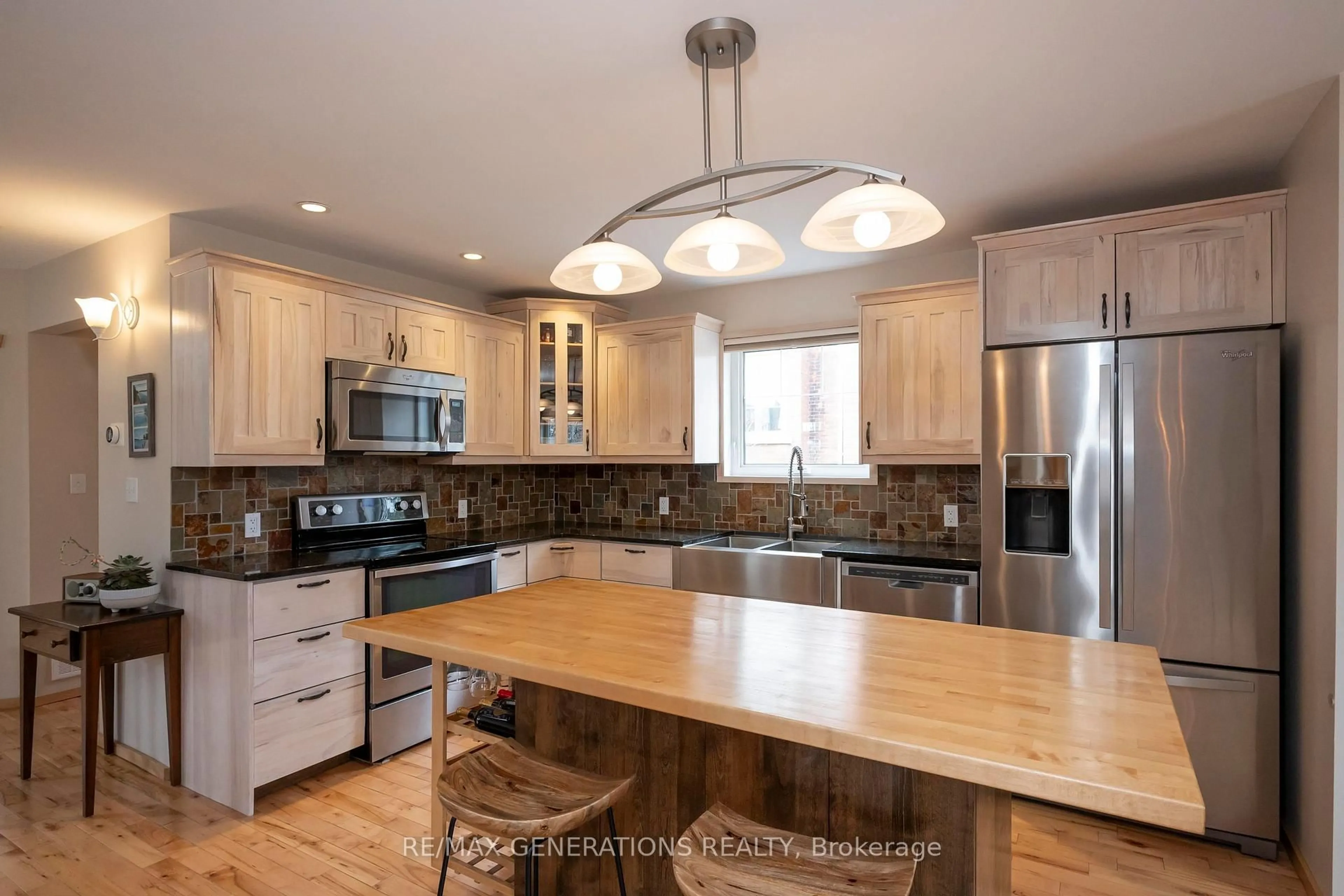 Open concept kitchen, unknown for 286 Van Horne St, Thunder Bay Ontario P7A 3E9