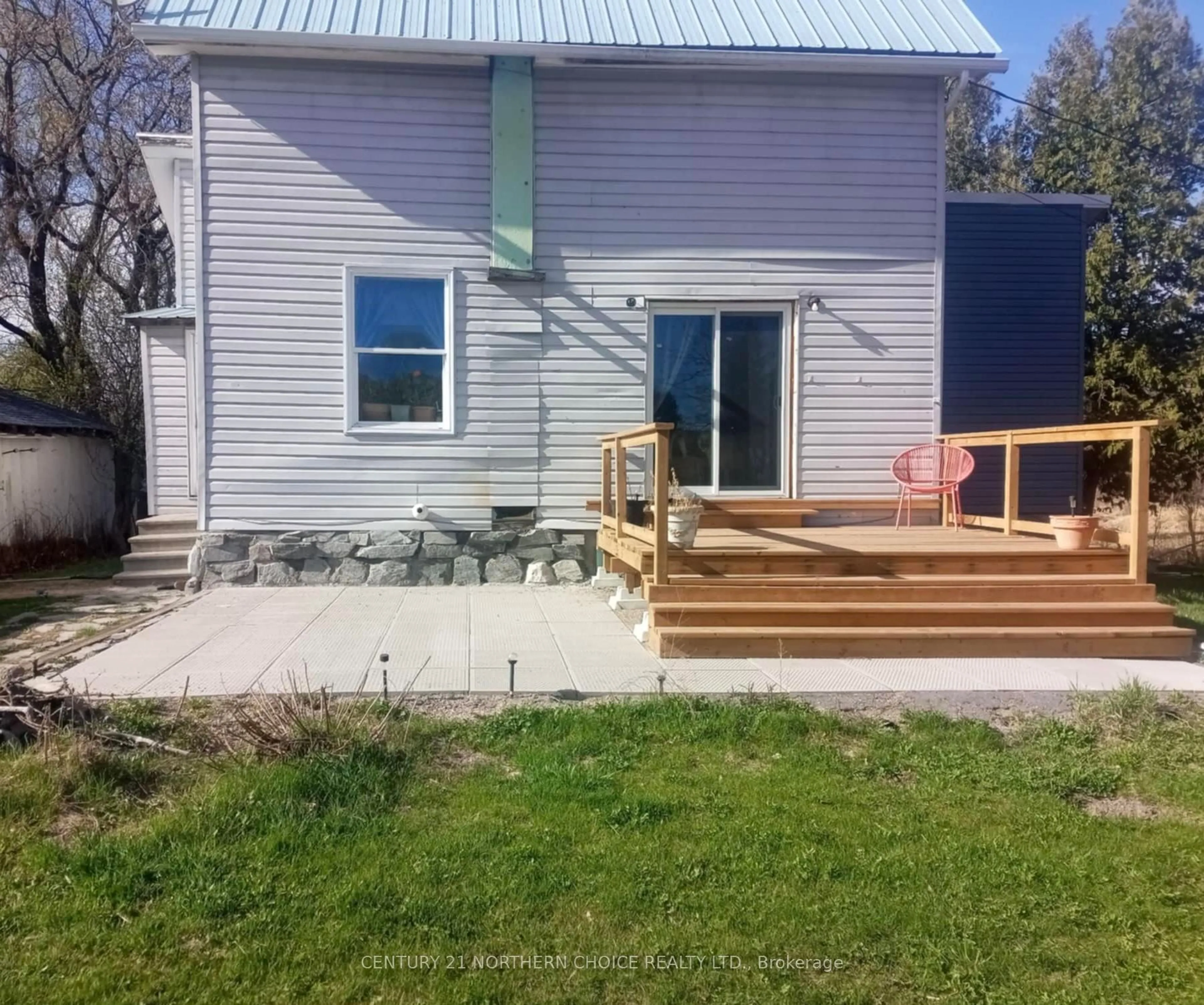 Unknown for 32 Martin Ave, La Vallee Ontario P0W 1C0