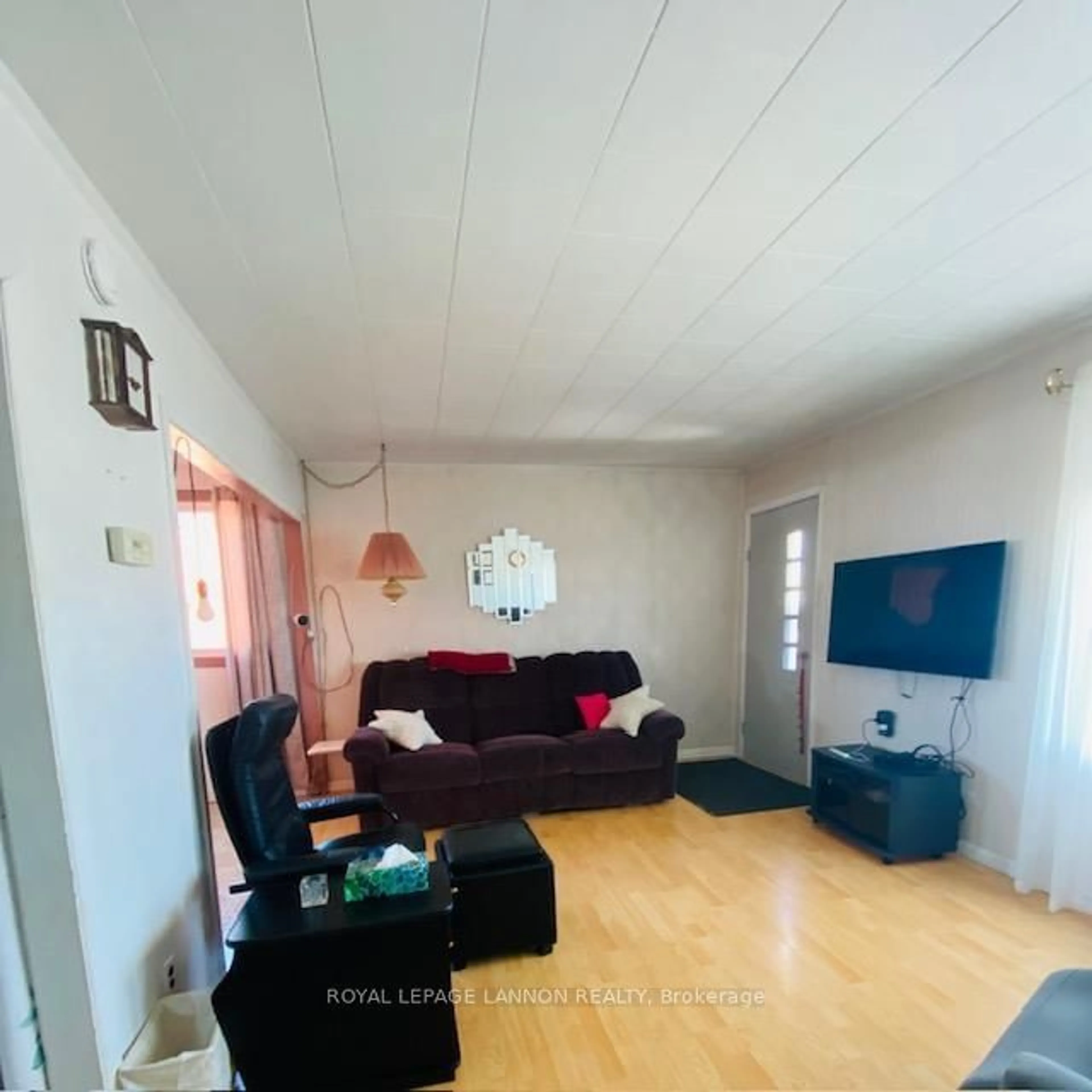 A pic of a room for 308 Ball park Cres, Greenstone Ontario P0T 1M0