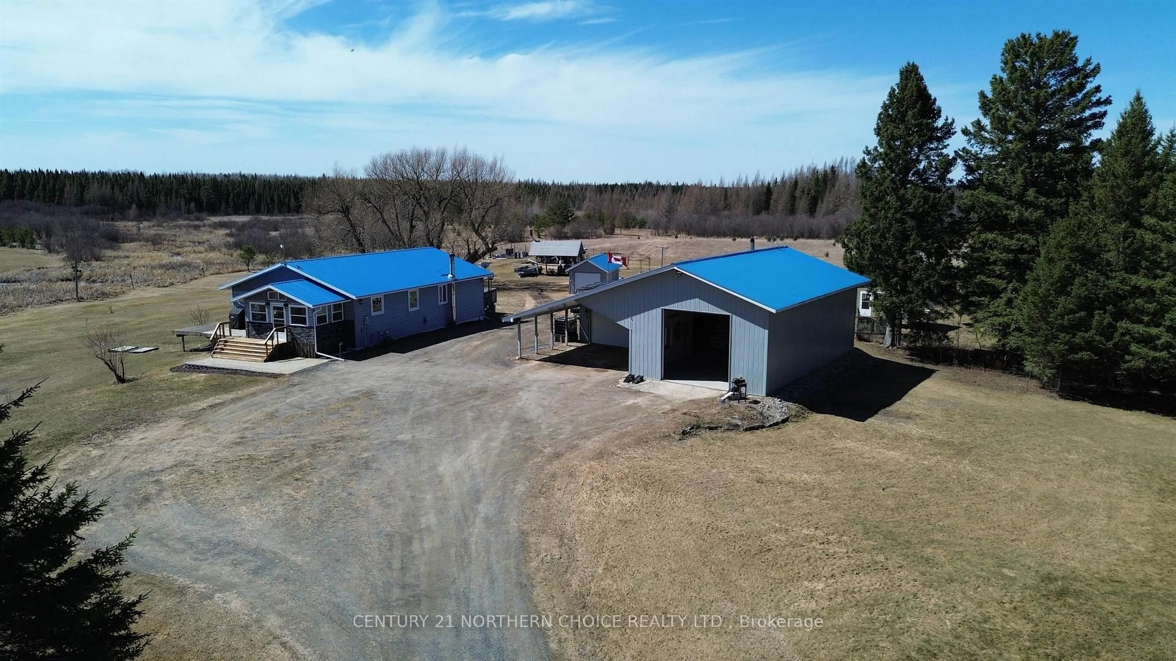 A pic from outside/outdoor area/front of a property/back of a property/a pic from drone, building for 1251 Barnhart Rd, Emo Ontario P0W 1E0