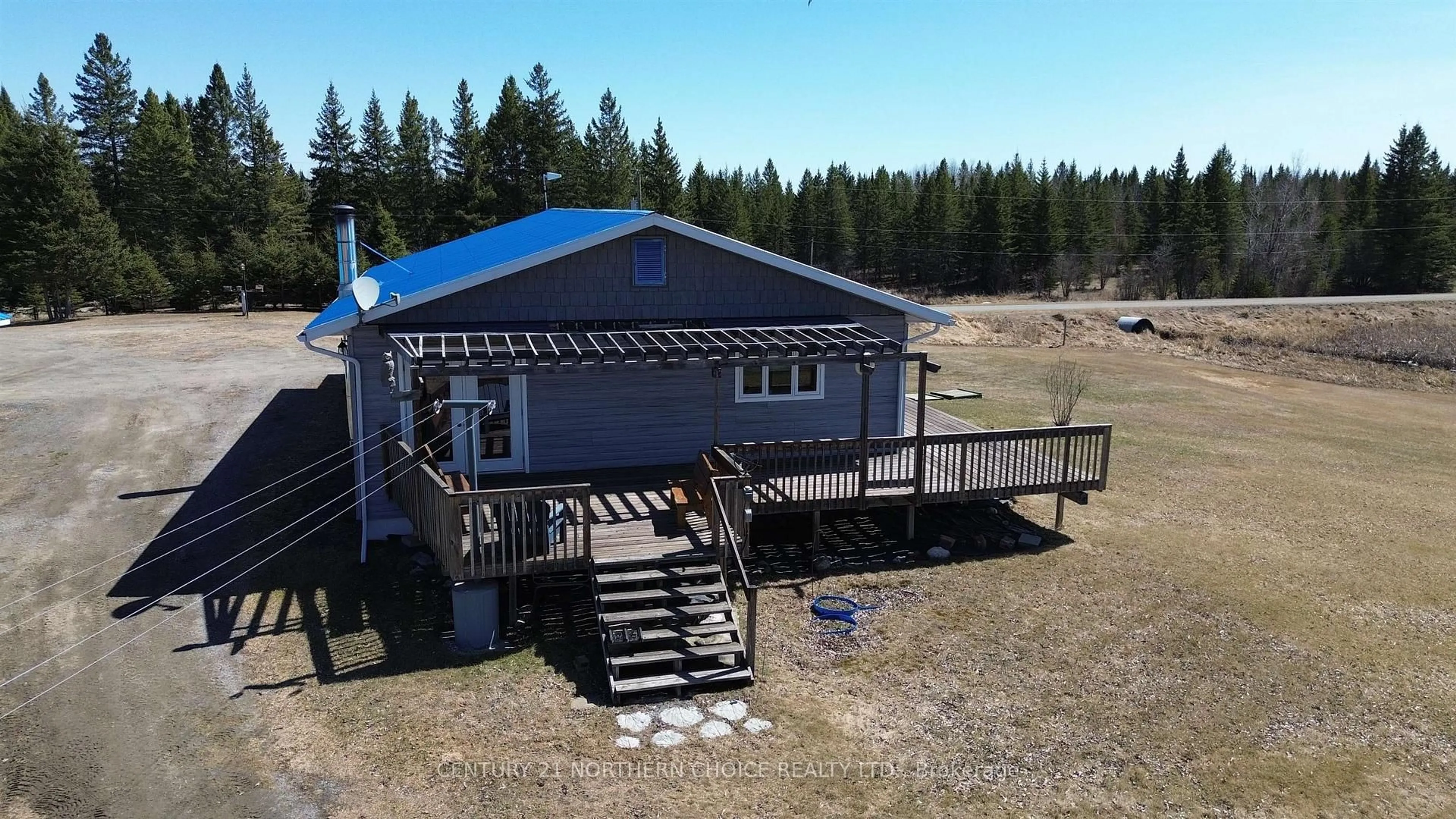 A pic from outside/outdoor area/front of a property/back of a property/a pic from drone, building for 1251 Barnhart Rd, Emo Ontario P0W 1E0
