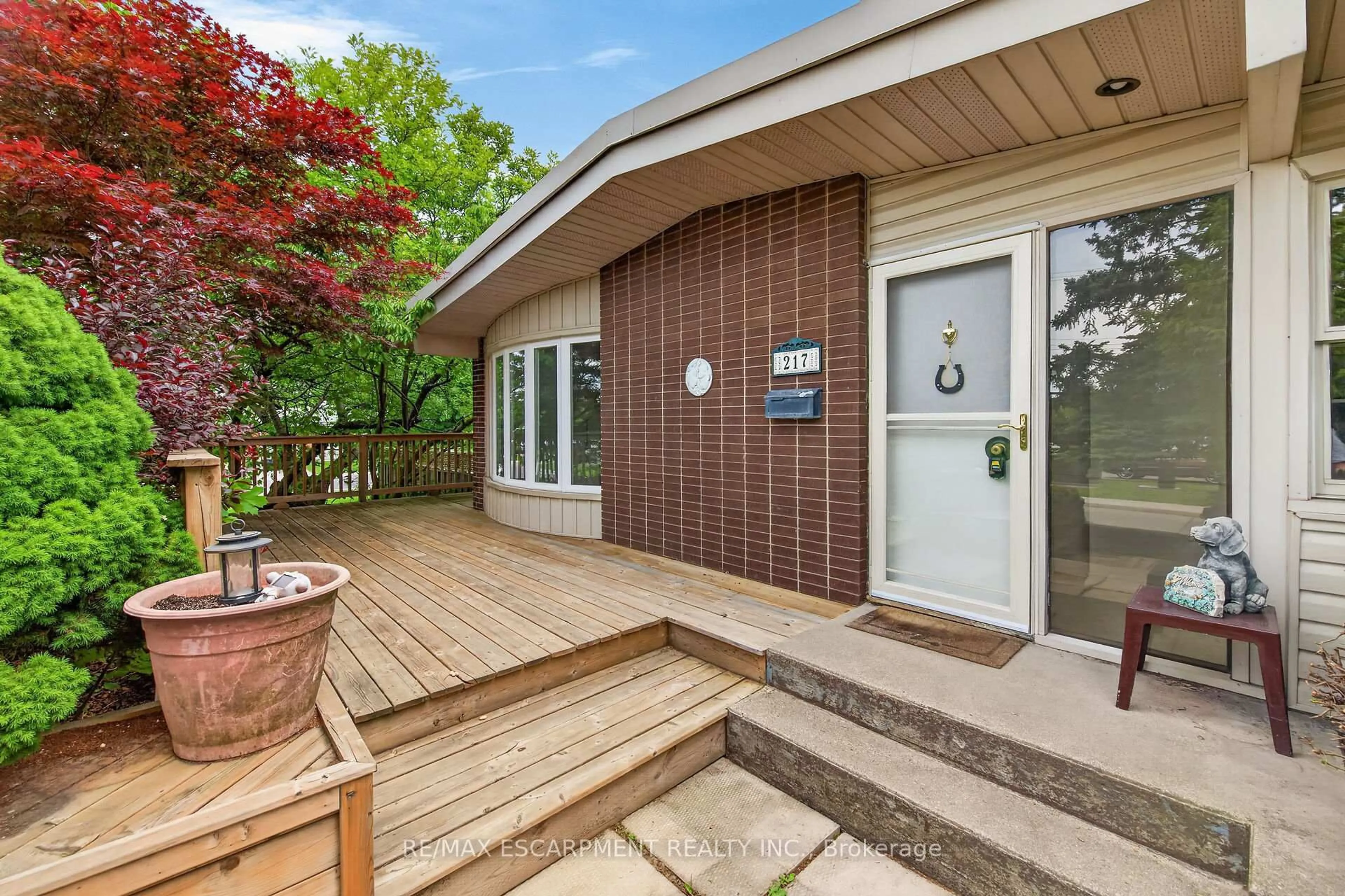 Unknown for 217 West 15th St, Hamilton Ontario L9C 4B4