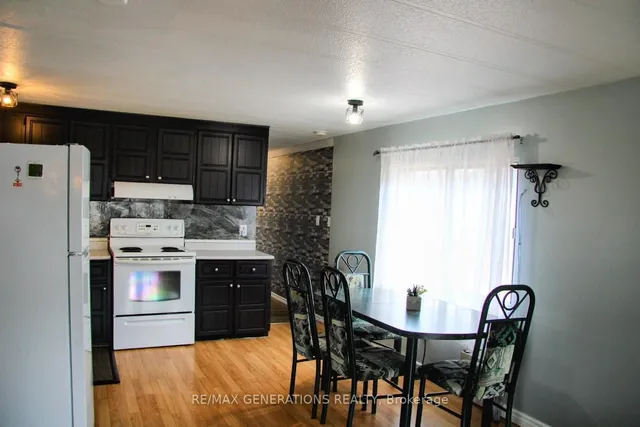 25 Coveney St, Marathon 4