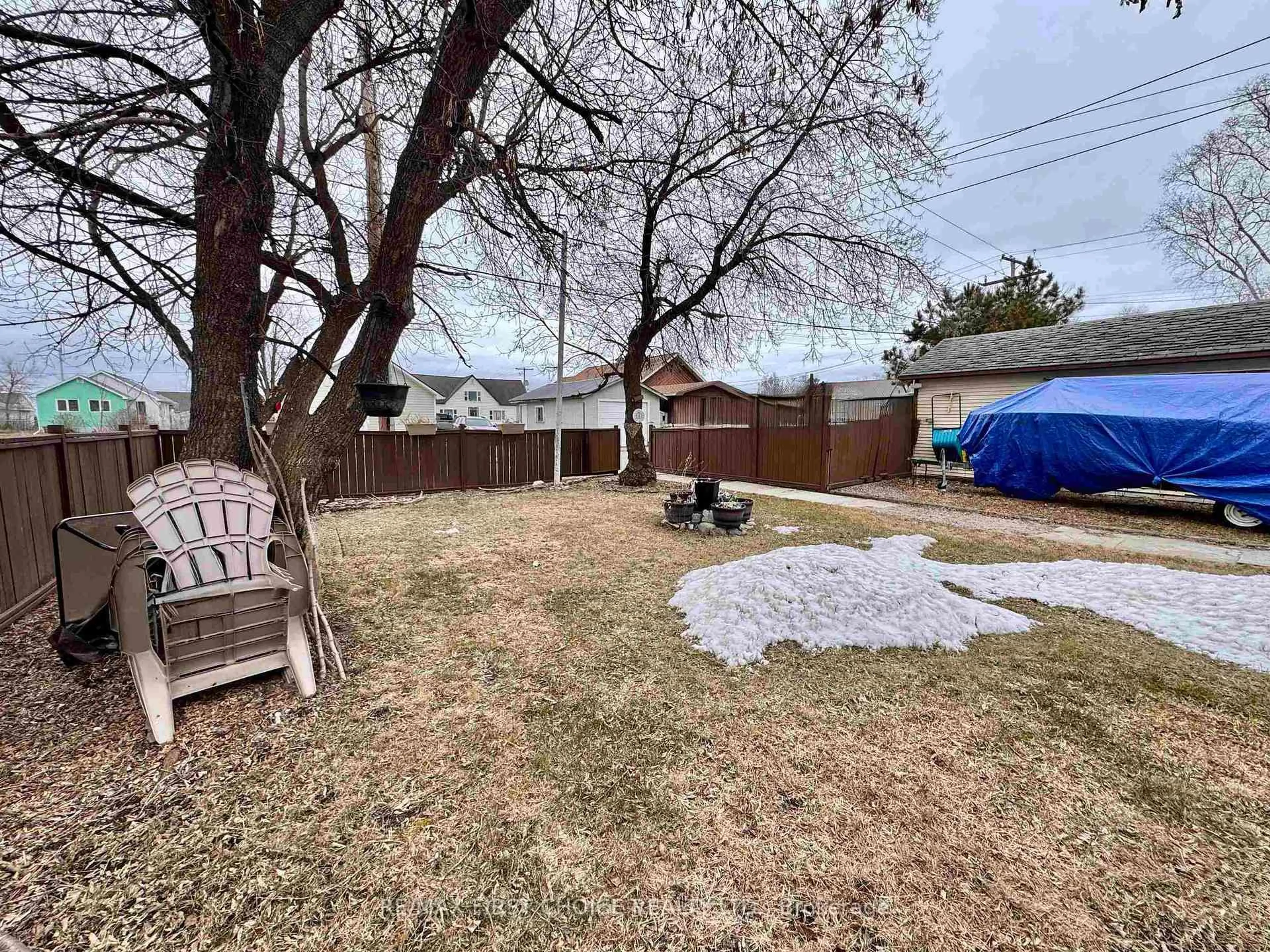 A pic from outside/outdoor area/front of a property/back of a property/a pic from drone, unknown for 28 William St, Red Lake Ontario P0V 1L0