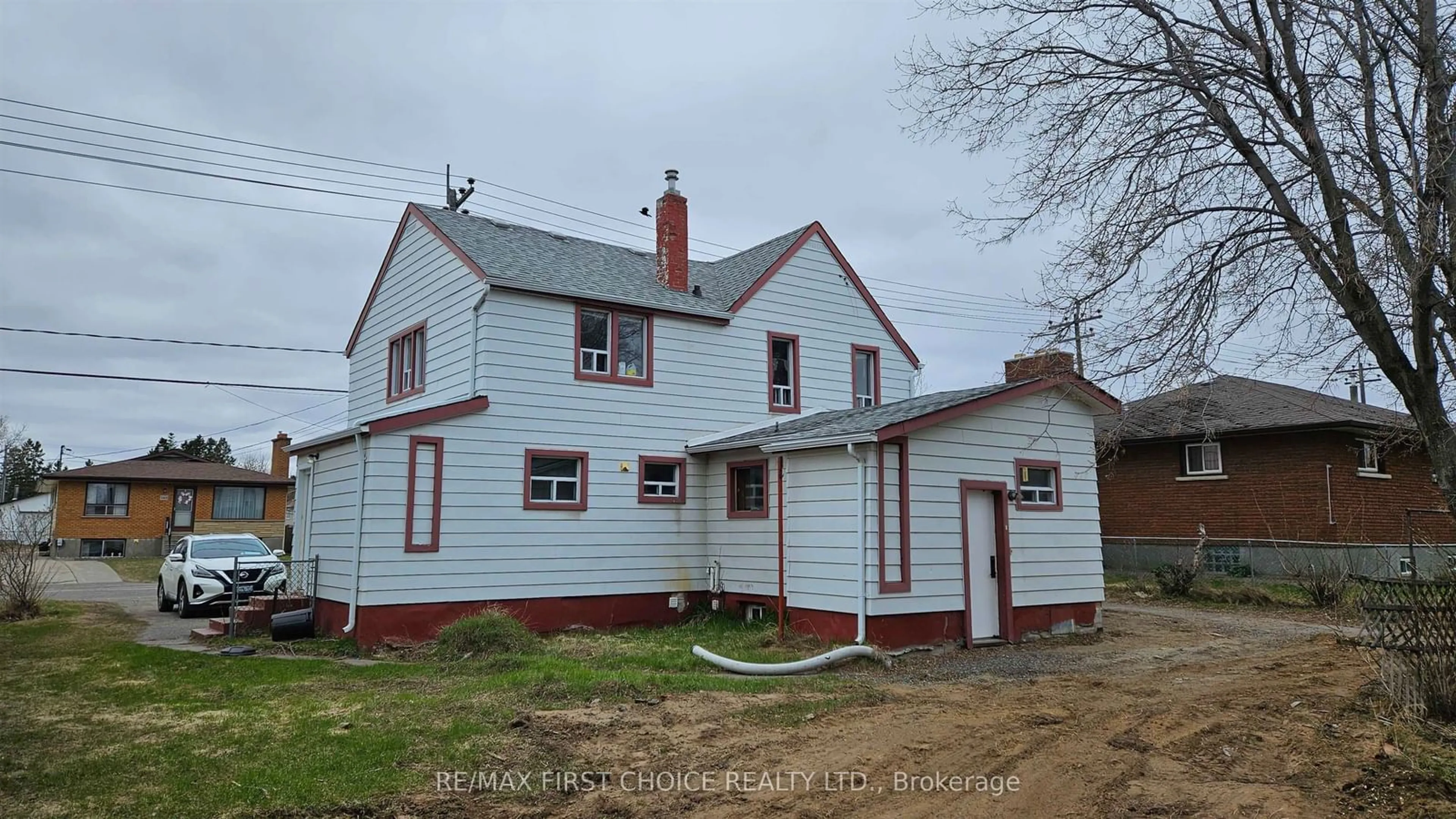 Unknown for 345 Ray Blvd, Thunder Bay Ontario P7B 4E5