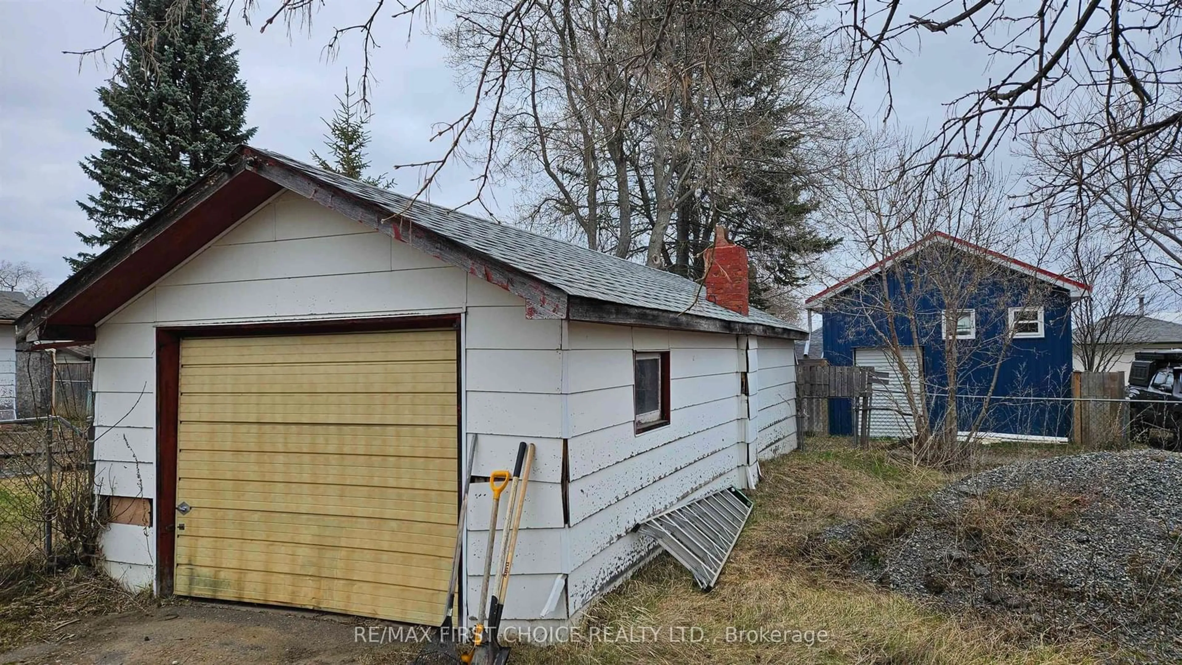 Shed for 345 Ray Blvd, Thunder Bay Ontario P7B 4E5