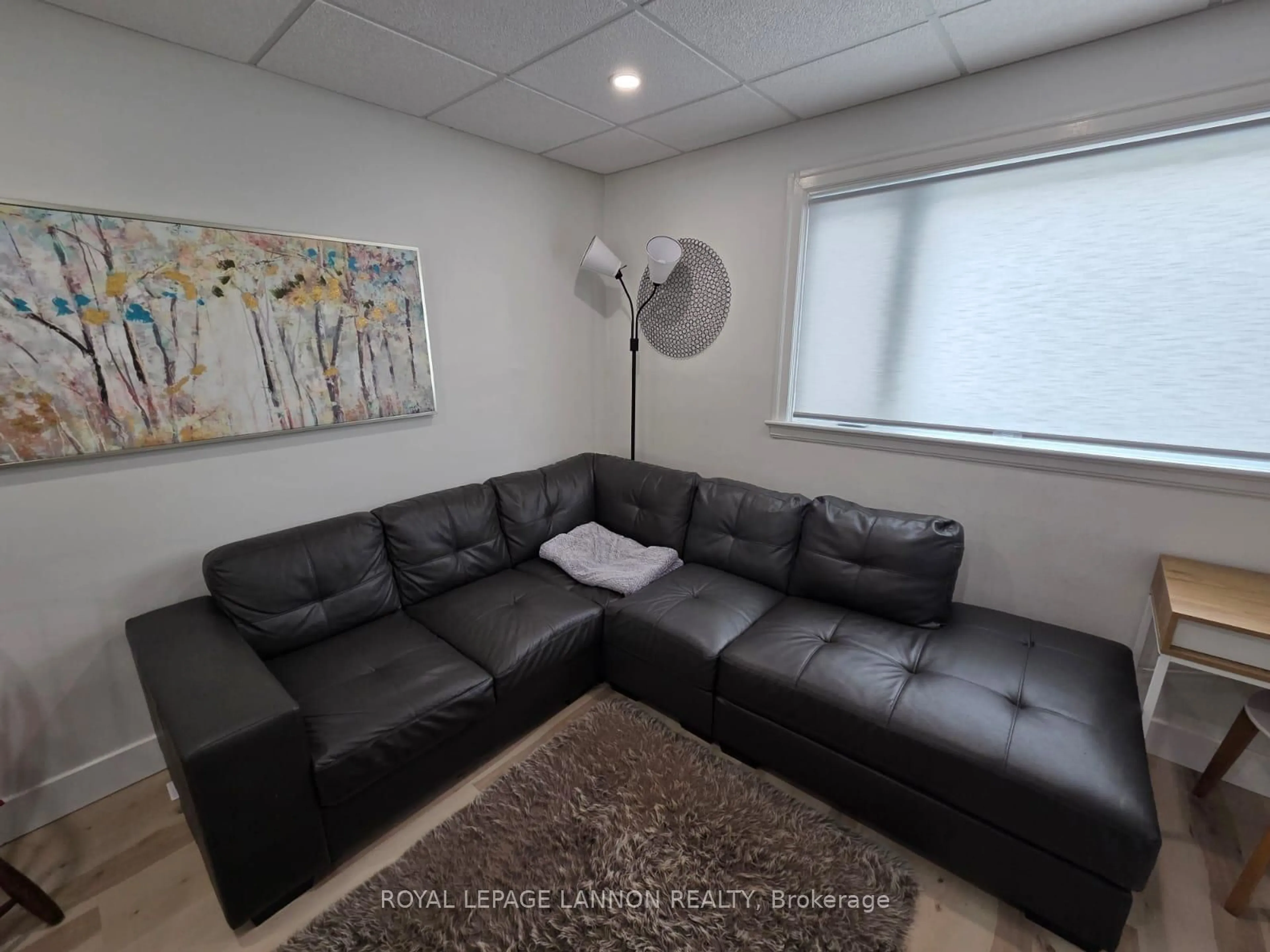A pic of a room for 84 Machar Ave, Thunder Bay Ontario P7B 2Y6