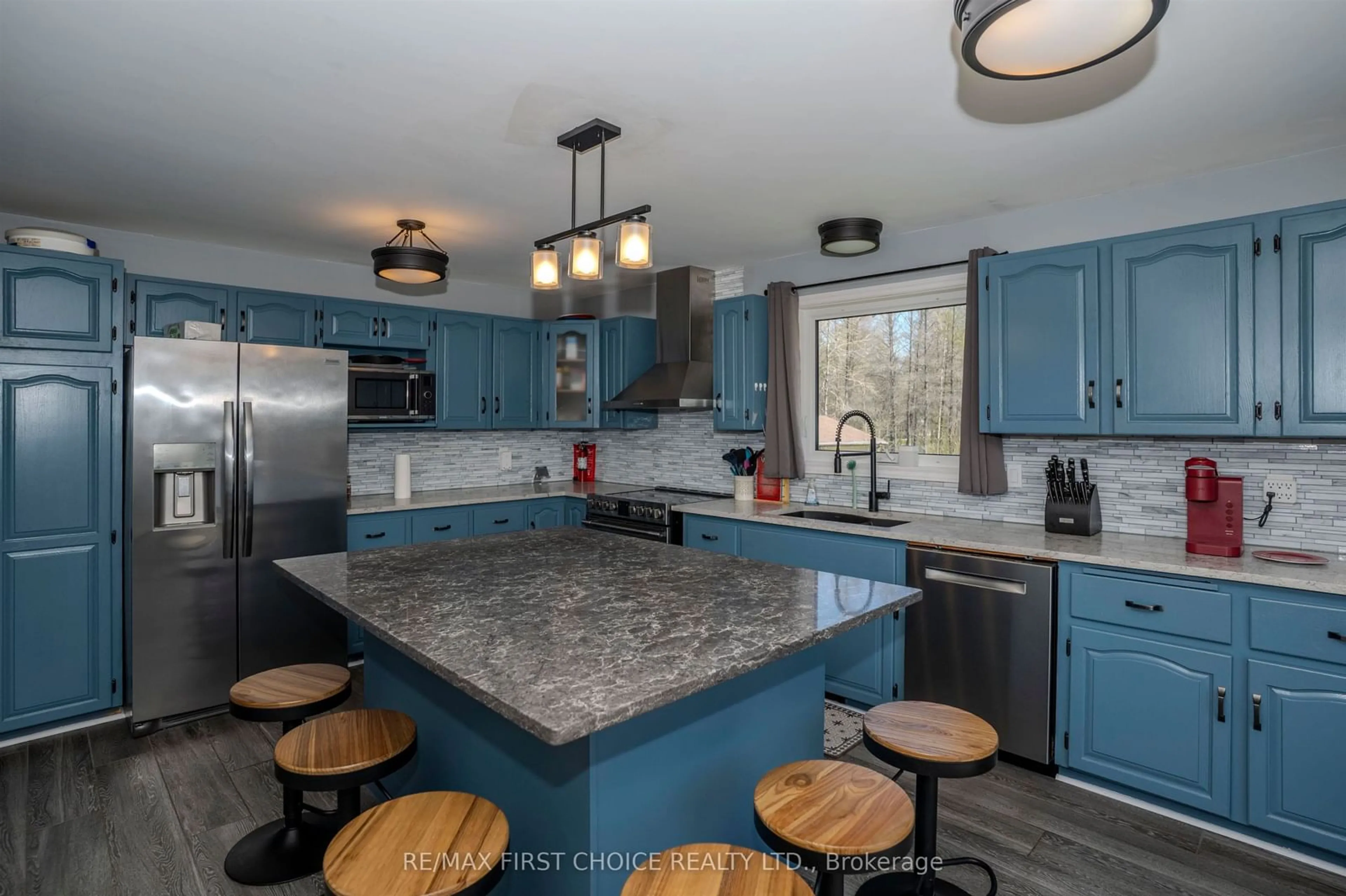 Open concept kitchen, unknown for 3306 Fairview Ave, Thunder Bay Ontario P7K 1E5