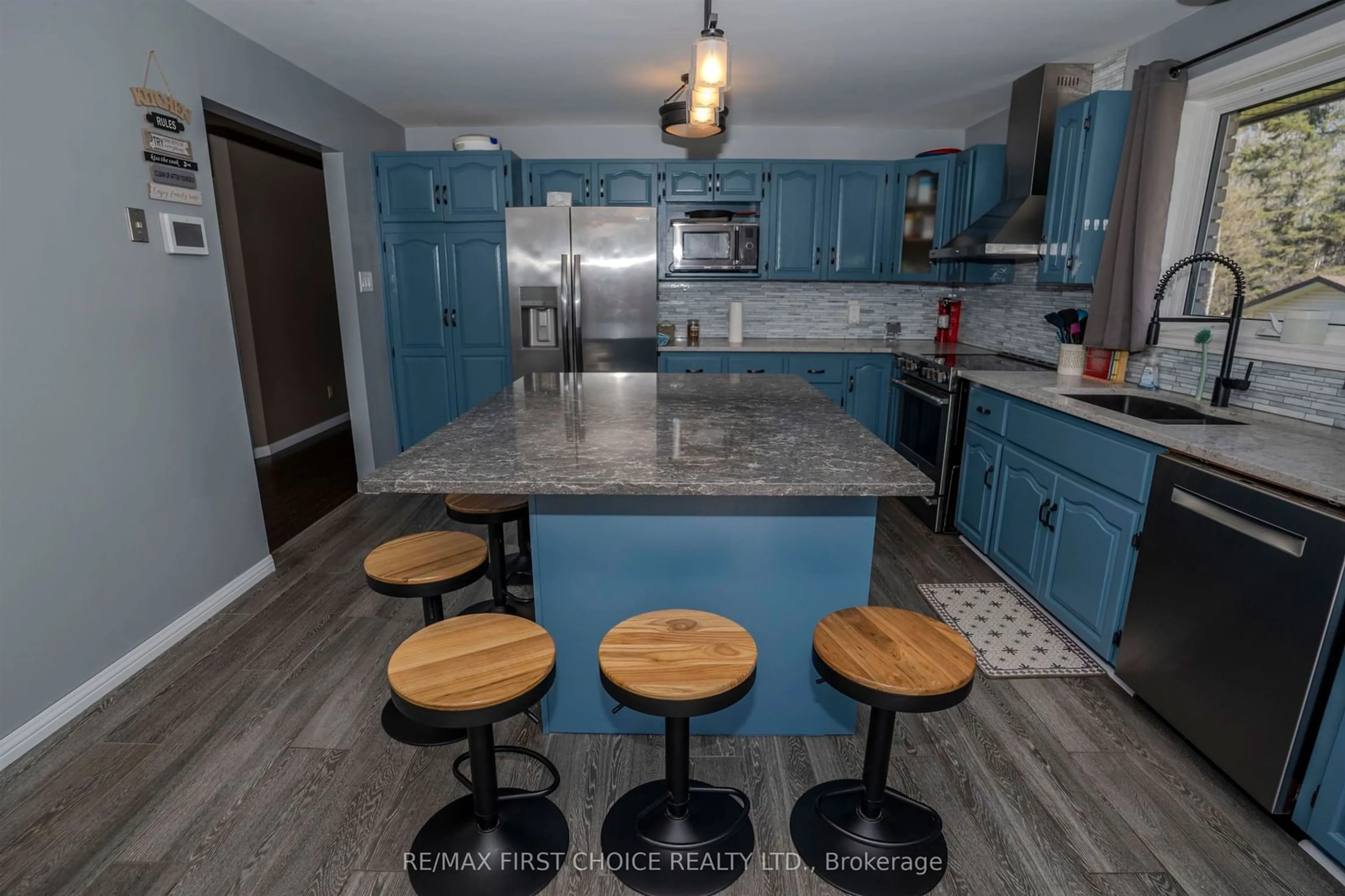 Open concept kitchen, unknown for 3306 Fairview Ave, Thunder Bay Ontario P7K 1E5