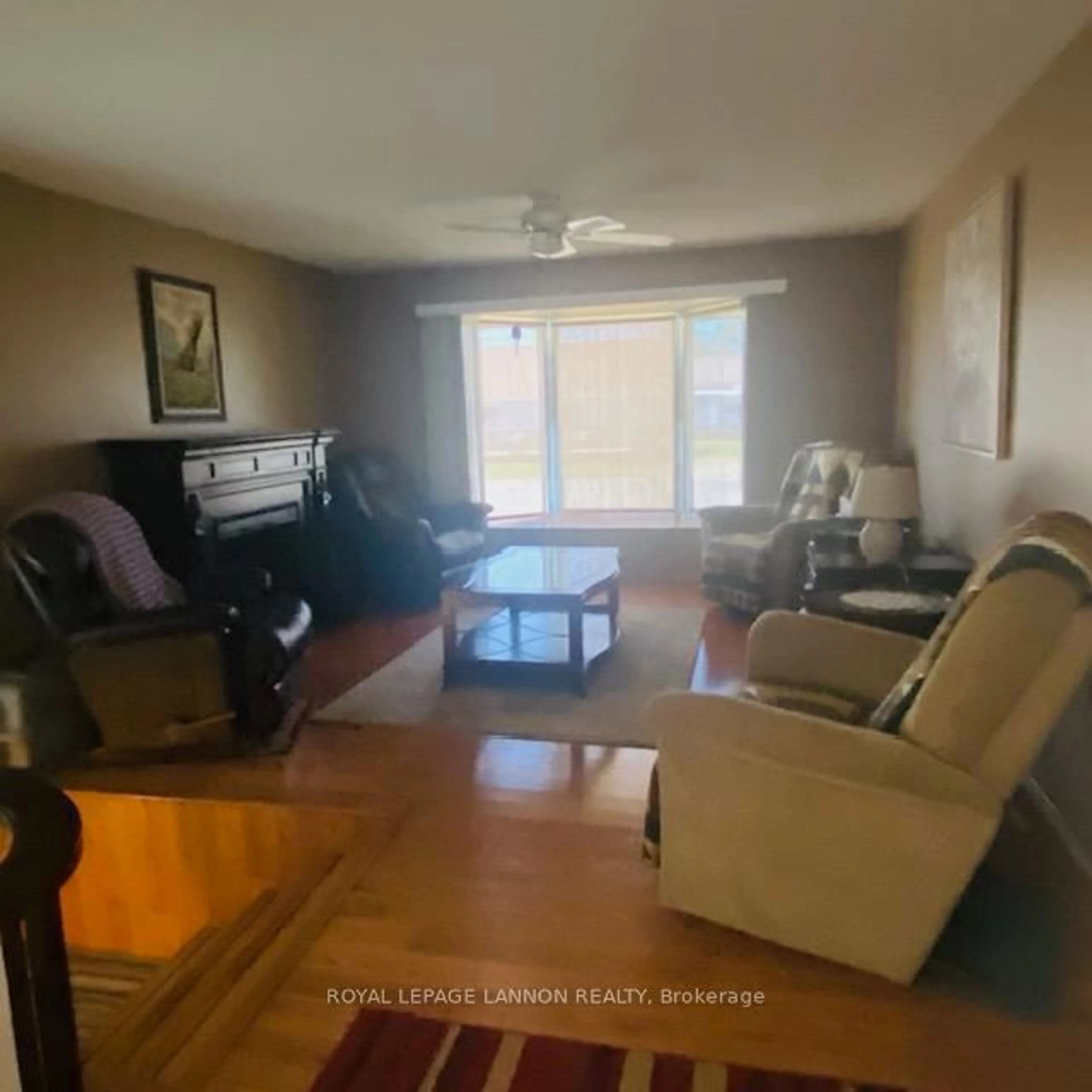 Living room with furniture, unknown for 909 Second St, Greenstone Ontario P0T 1M0