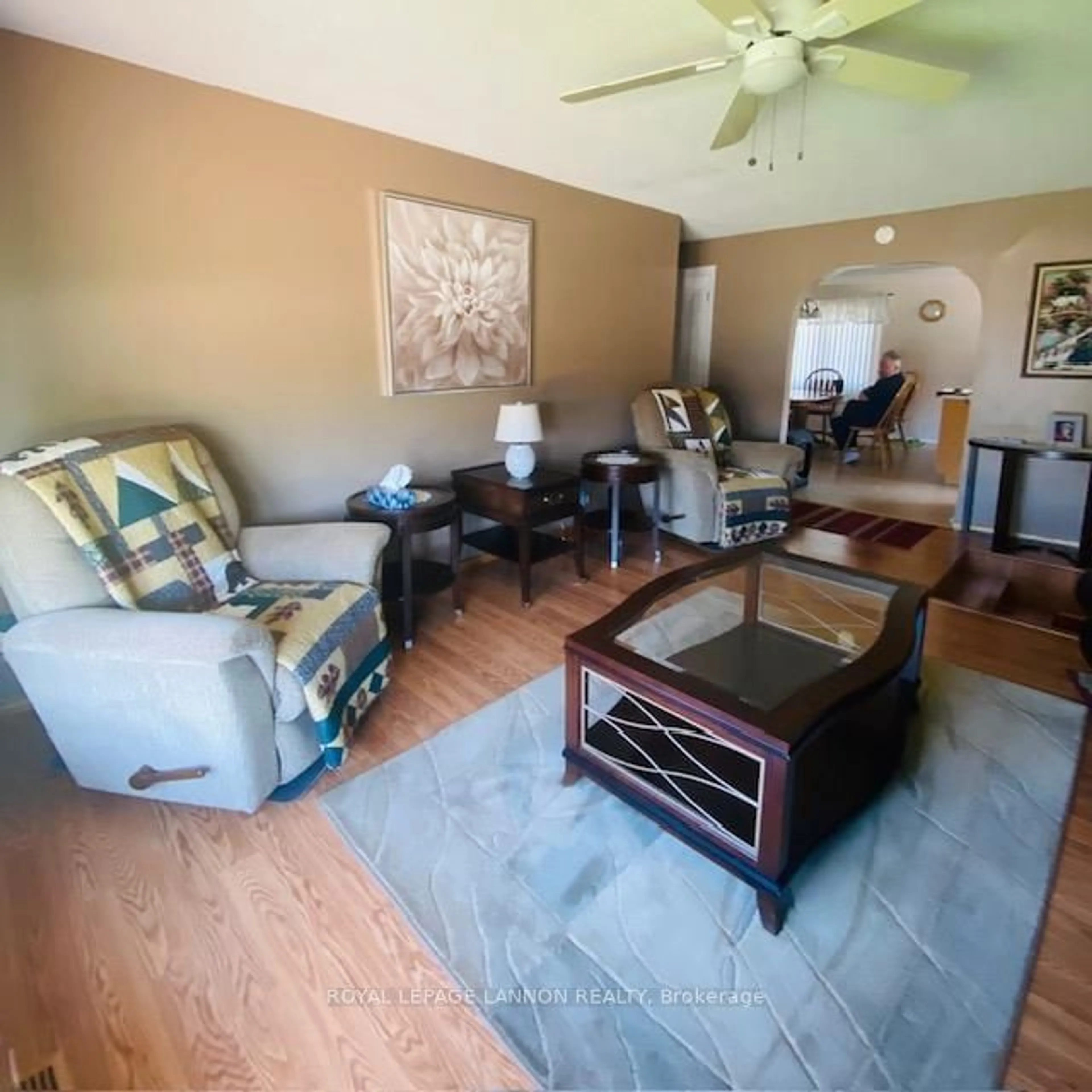 Living room with furniture, unknown for 909 Second St, Greenstone Ontario P0T 1M0