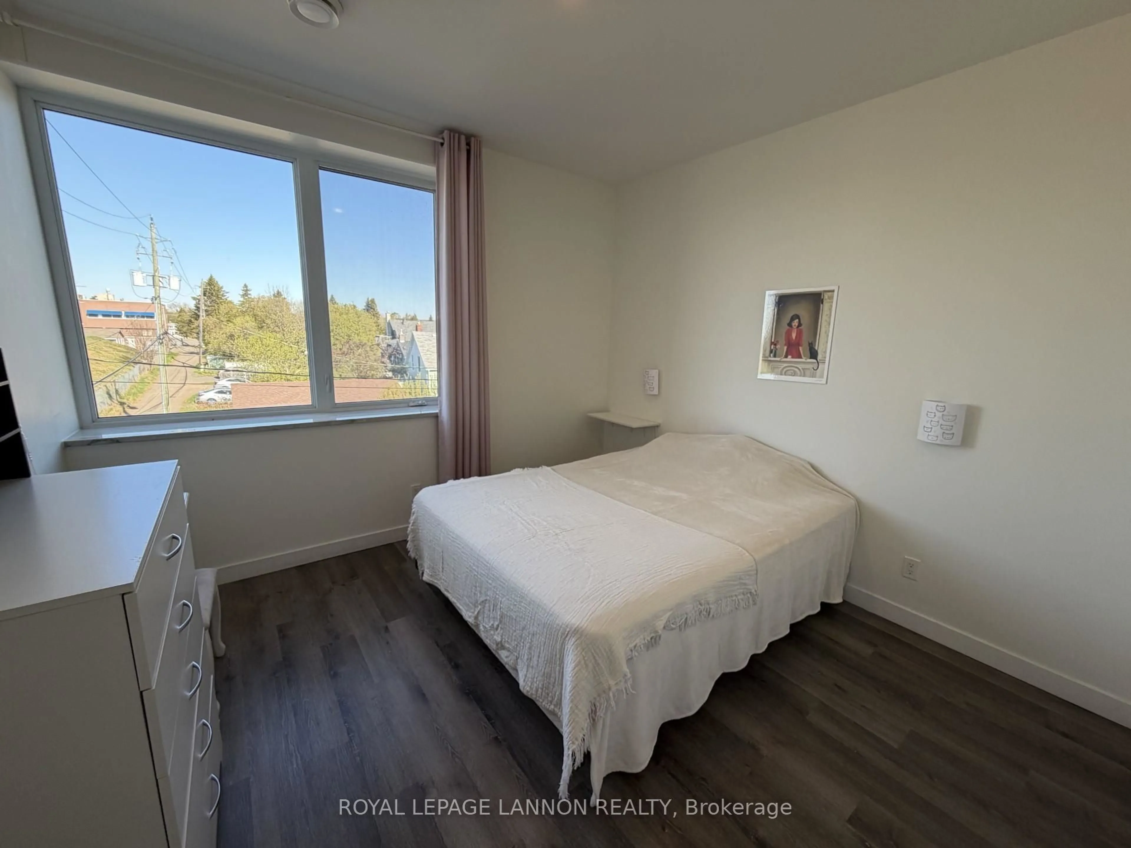 A pic of a room for 96 HIGH St, Thunder Bay Ontario P7A 5R3