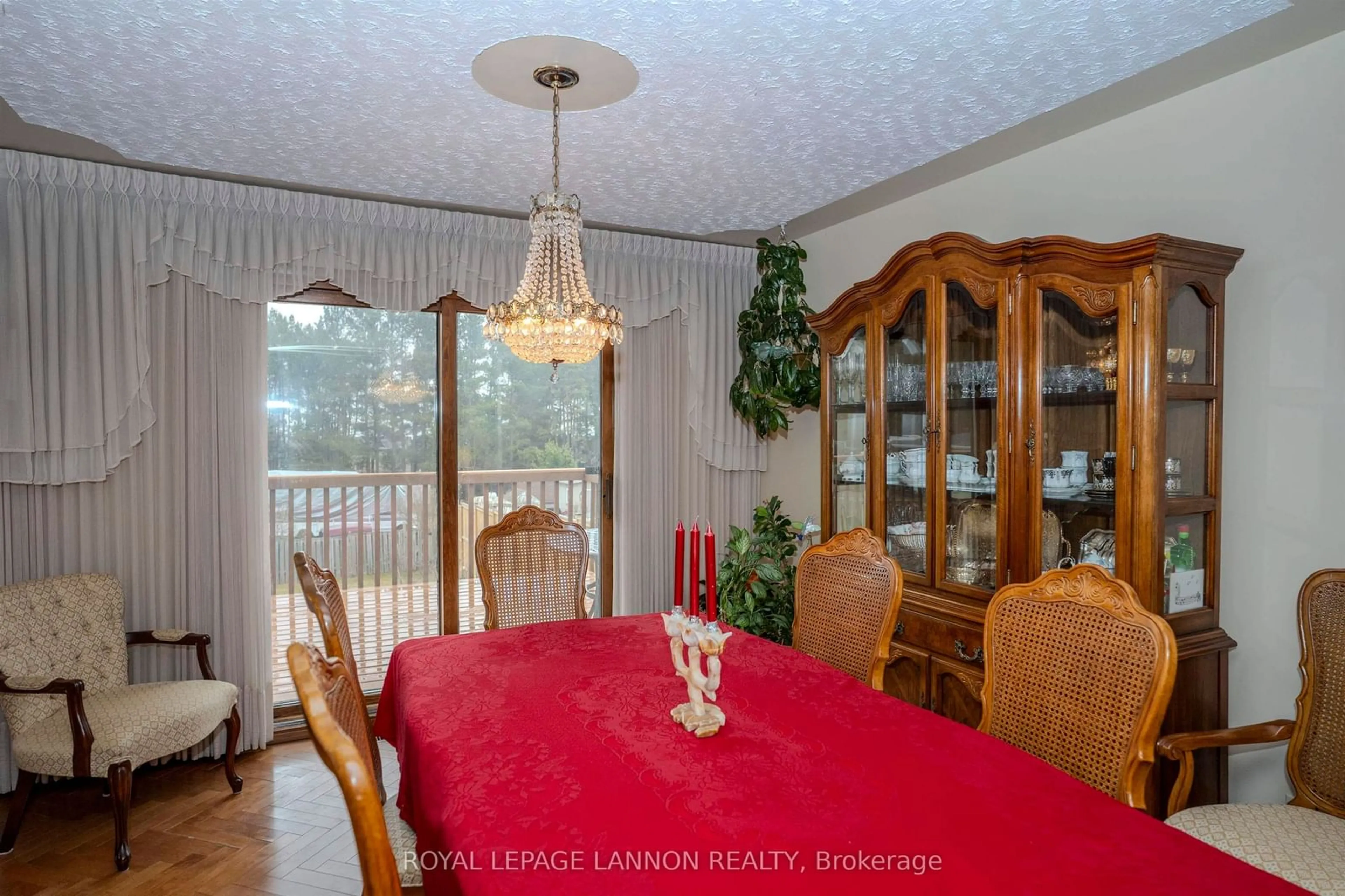 Dining room, wood/laminate floor for 149 Masters St, Thunder Bay Ontario P7B 6L6