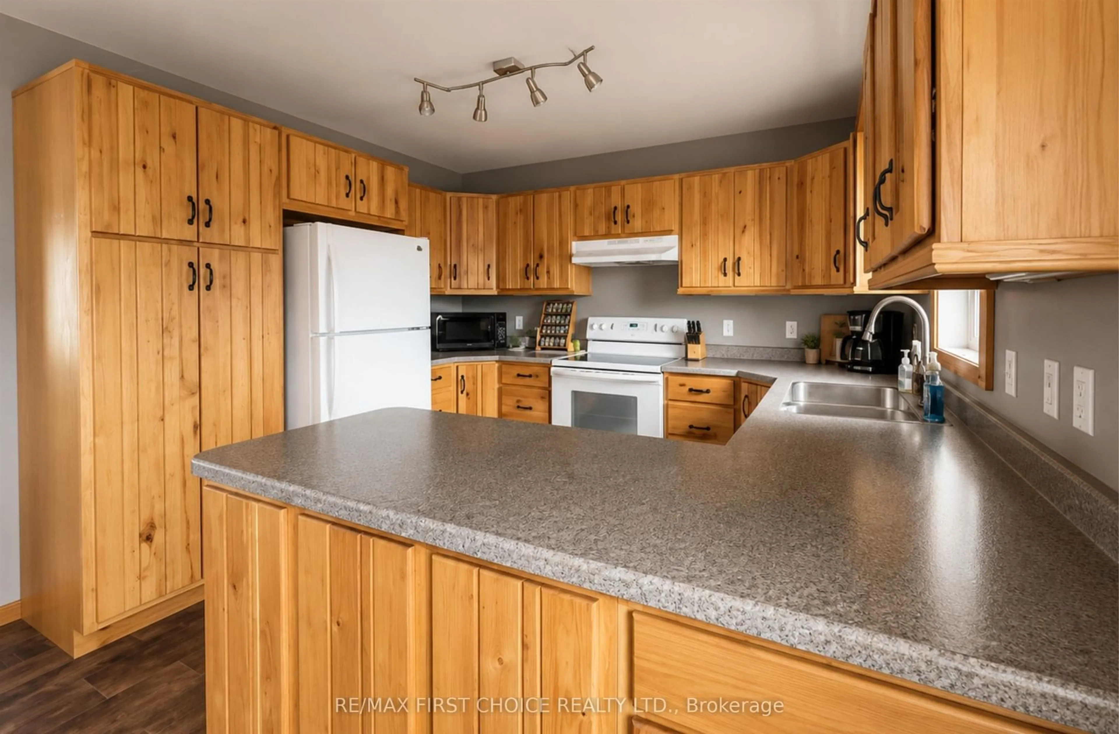 Standard kitchen, unknown for 6086 Hwy 11/71, Emo Ontario P0W 1E0