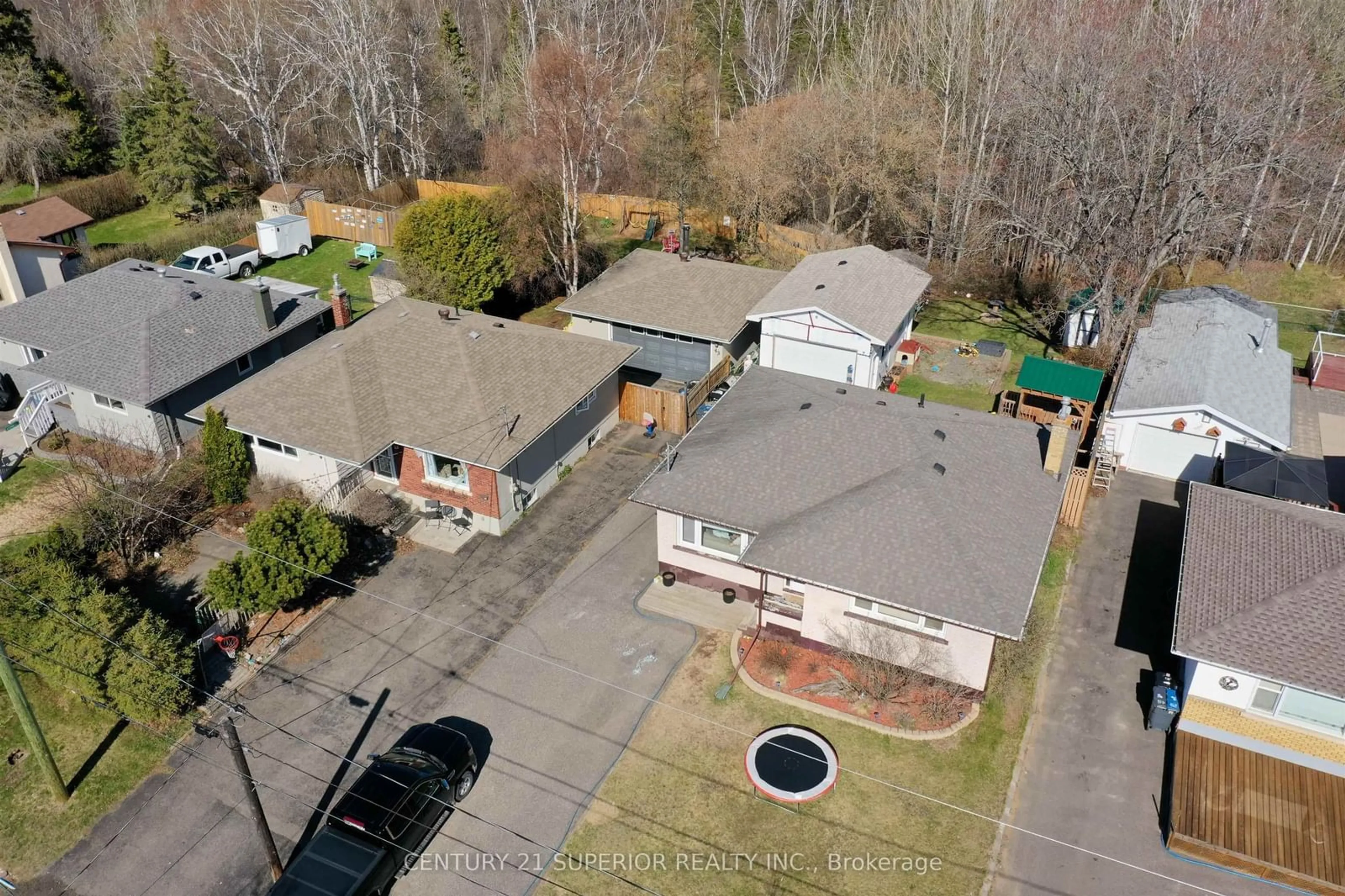 A pic from outside/outdoor area/front of a property/back of a property/a pic from drone, street for 43 Strathcona Ave, Thunder Bay Ontario P7A 1R8