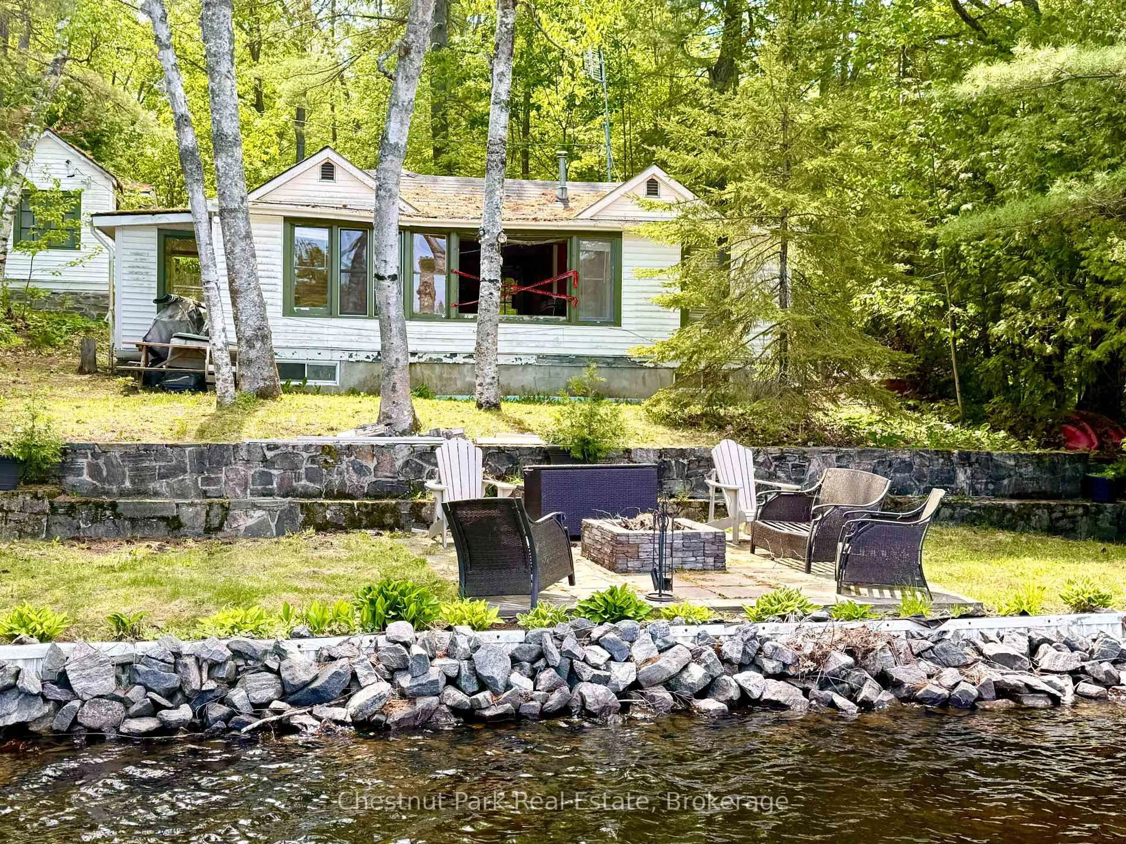 Patio, water/lake/river/ocean view for 1042 Road 3100 Rd, Gravenhurst Ontario P1P 1R2