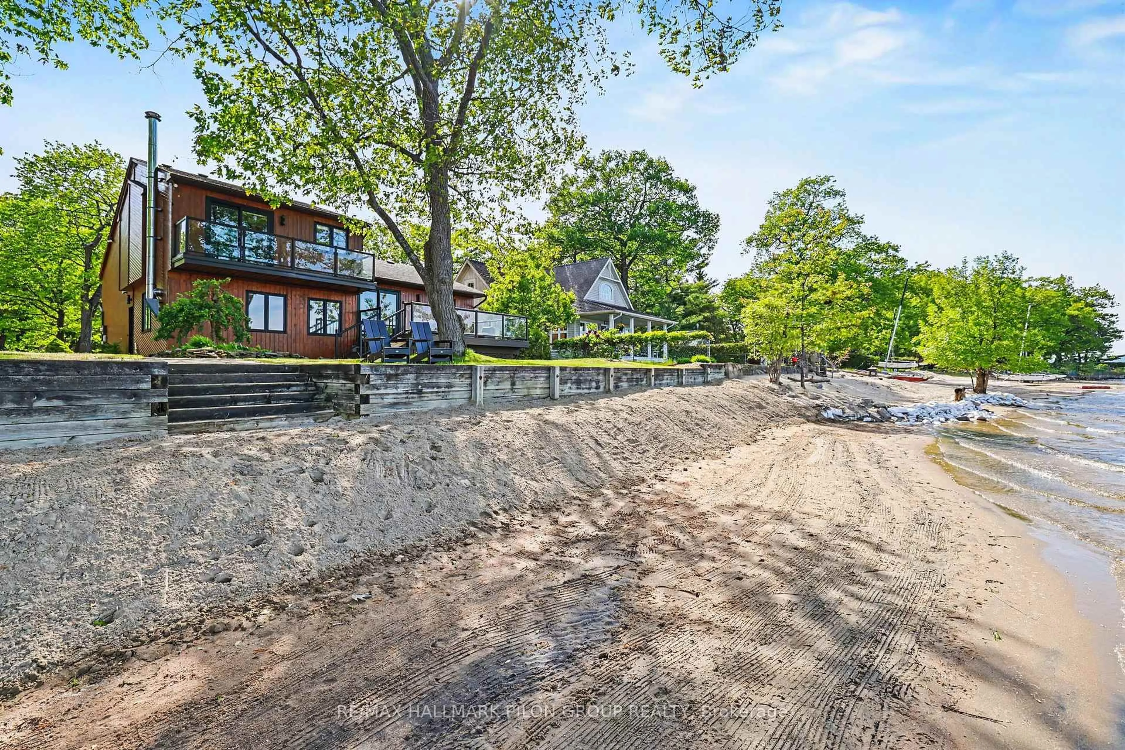 A pic from outside/outdoor area/front of a property/back of a property/a pic from drone, water/lake/river/ocean view for 584 Bayview Dr, Ottawa Ontario K0A 3M0
