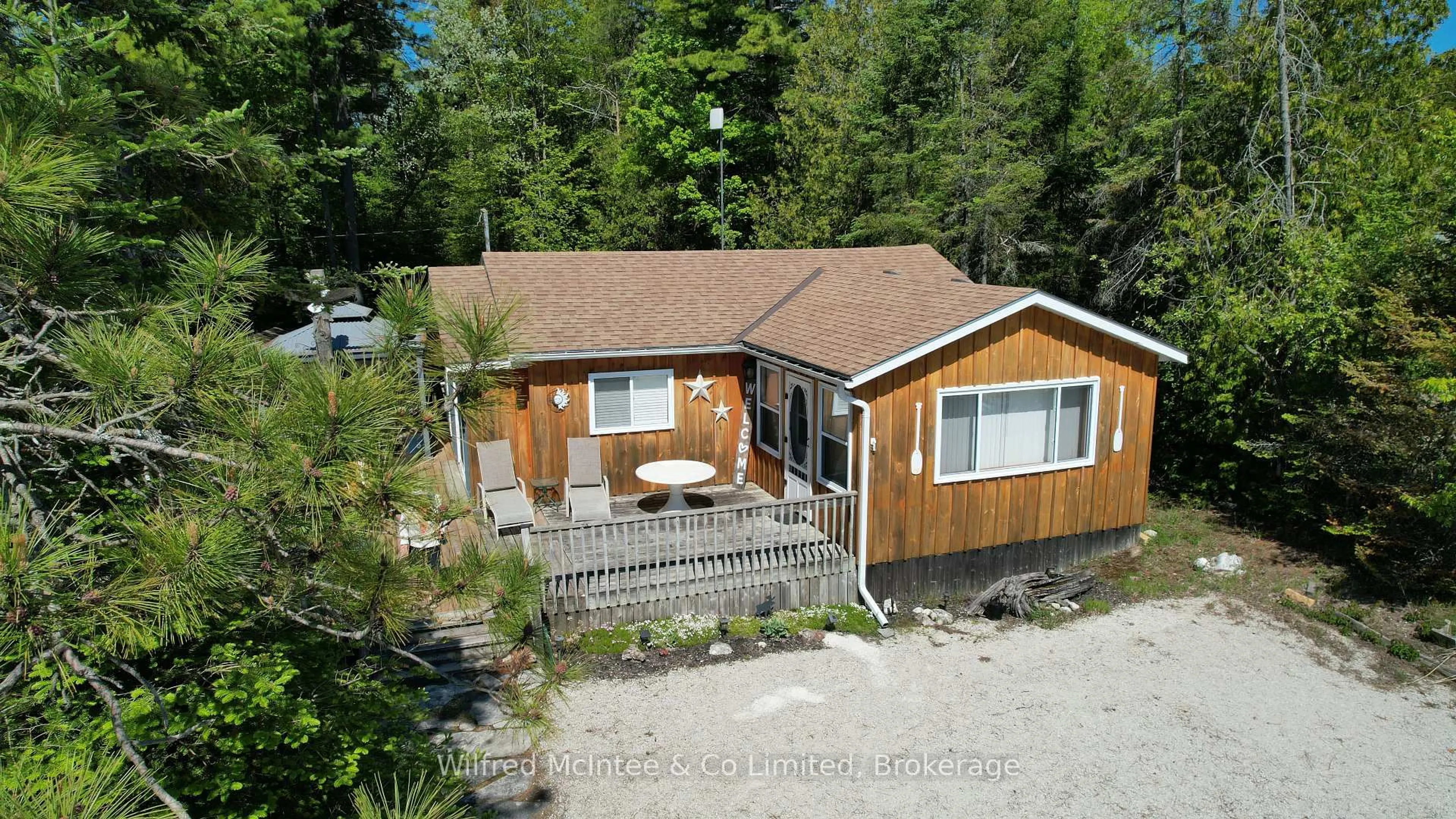 A pic from outside/outdoor area/front of a property/back of a property/a pic from drone, unknown for 220 Ogimah Rd, Native Leased Lands Ontario N0H 2G0